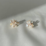Petite Keshi Pearls Clustered Flower Stud Earrings №33
