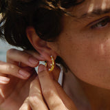 Okto Pearl Hoop Earrings Gold