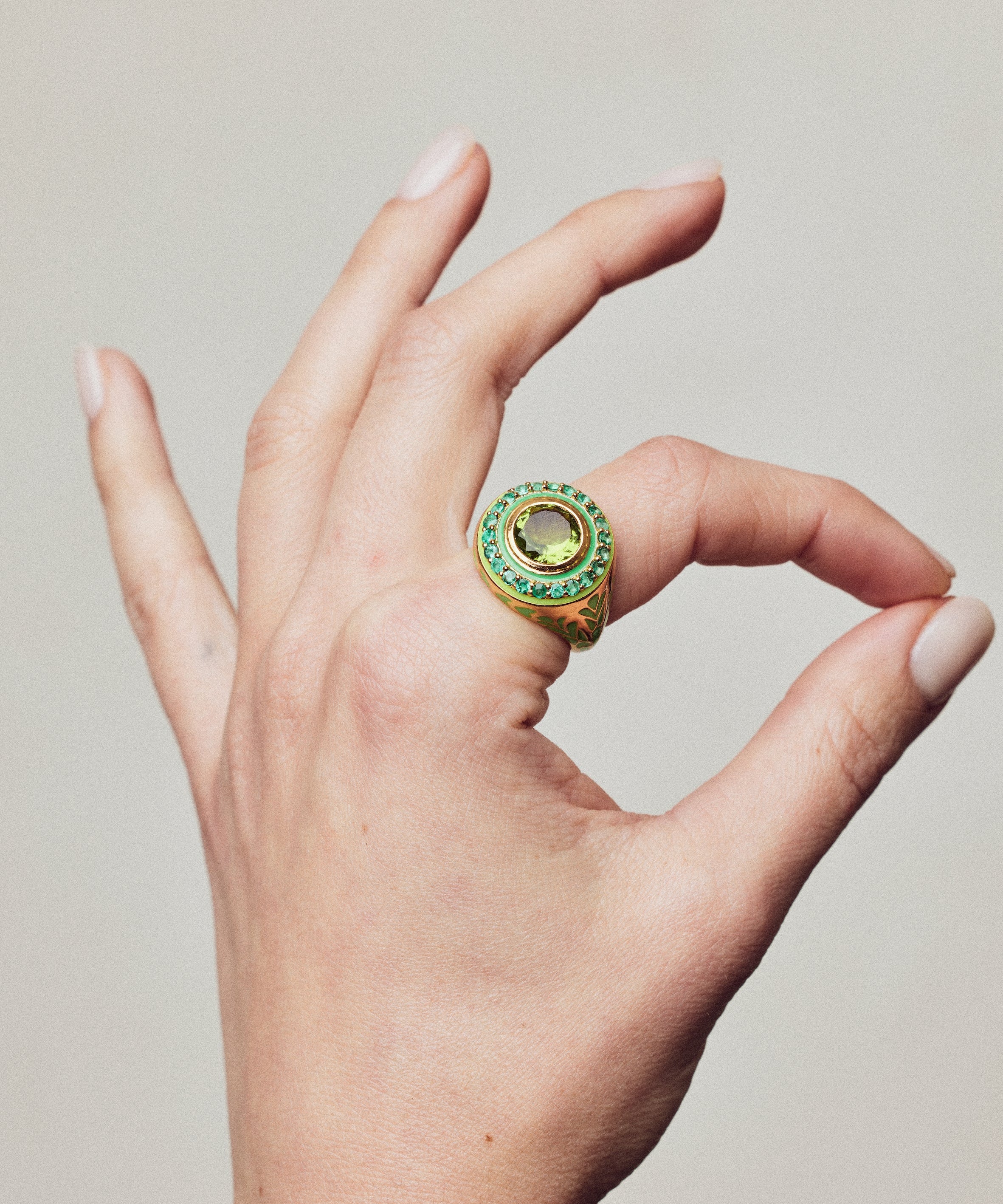Apres-Youth-Firework-statement-ring-green-peridot-emerald-enamel-gold-vermeil