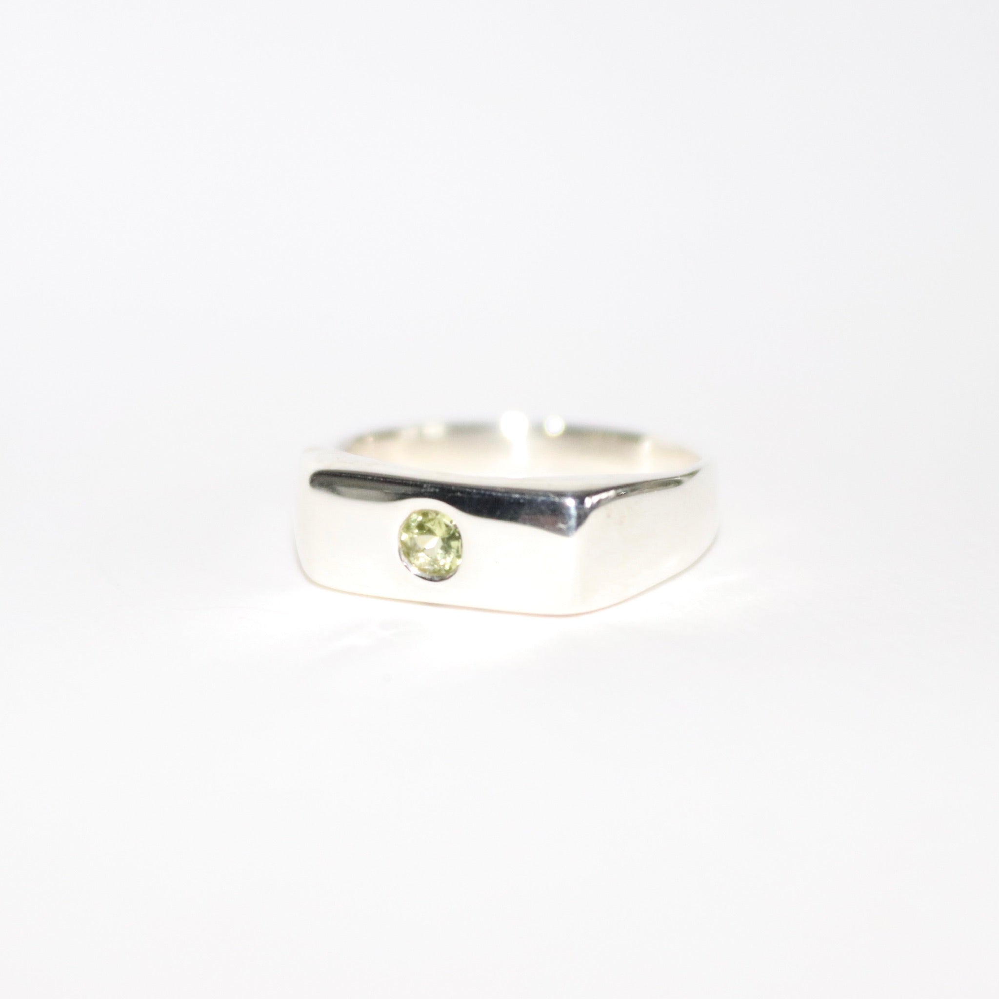 Blume-Jewelery-Single-Stone-Signet-Ring-Sterling-Silver-Rectangle-Pinky-Ring-Gemstone-Peridot-Garnet-Aquamarine-Citrine-Amethyst-UK-Handmade-Cool-Effortless-Heirloom-Everyday-Chunky-Staple-Ring-Stacking