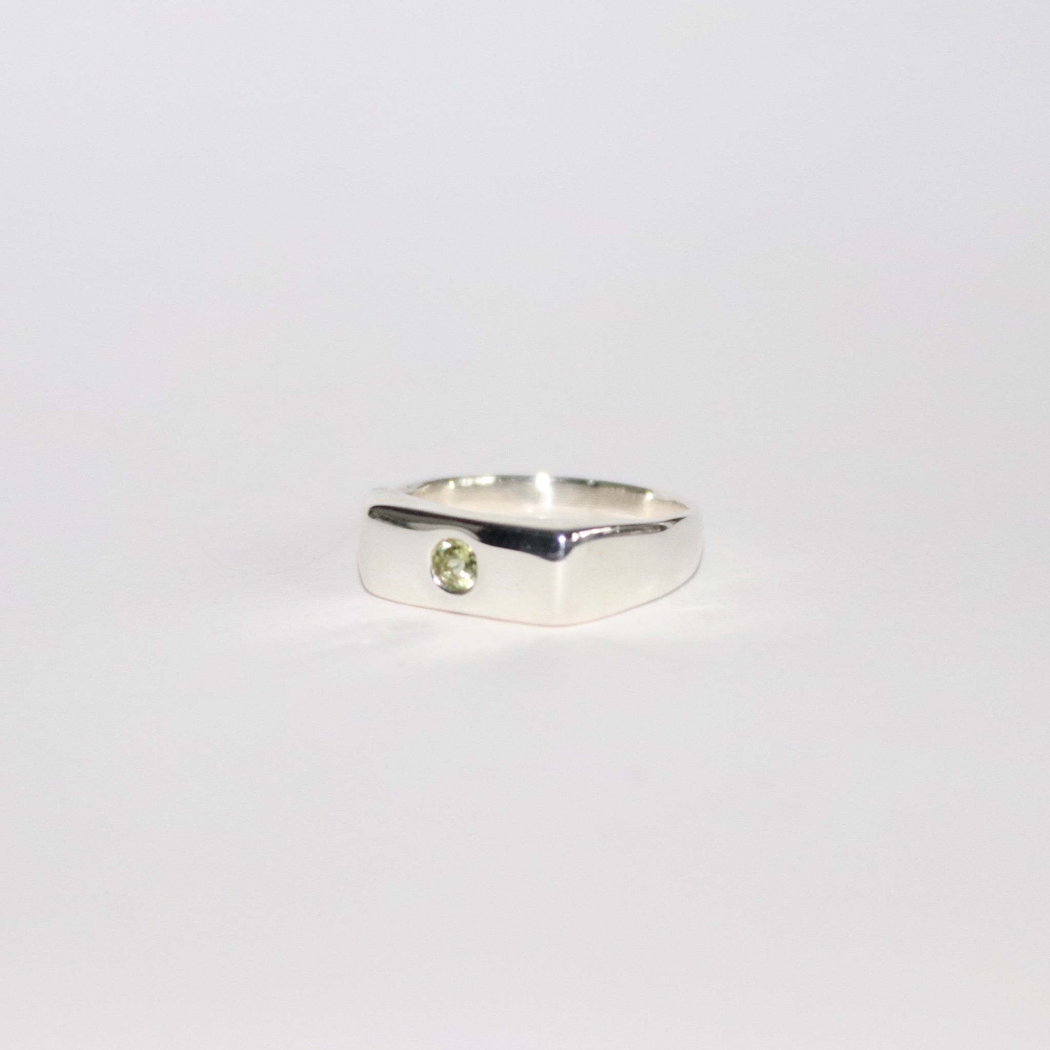 Blume-Jewelery-Single-Stone-Signet-Ring-Sterling-Silver-Rectangle-Pinky-Ring-Gemstone-Peridot-Garnet-Aquamarine-Citrine-Amethyst-UK-Handmade-Cool-Effortless-Heirloom-Everyday-Chunky-Staple-Ring-Stacking