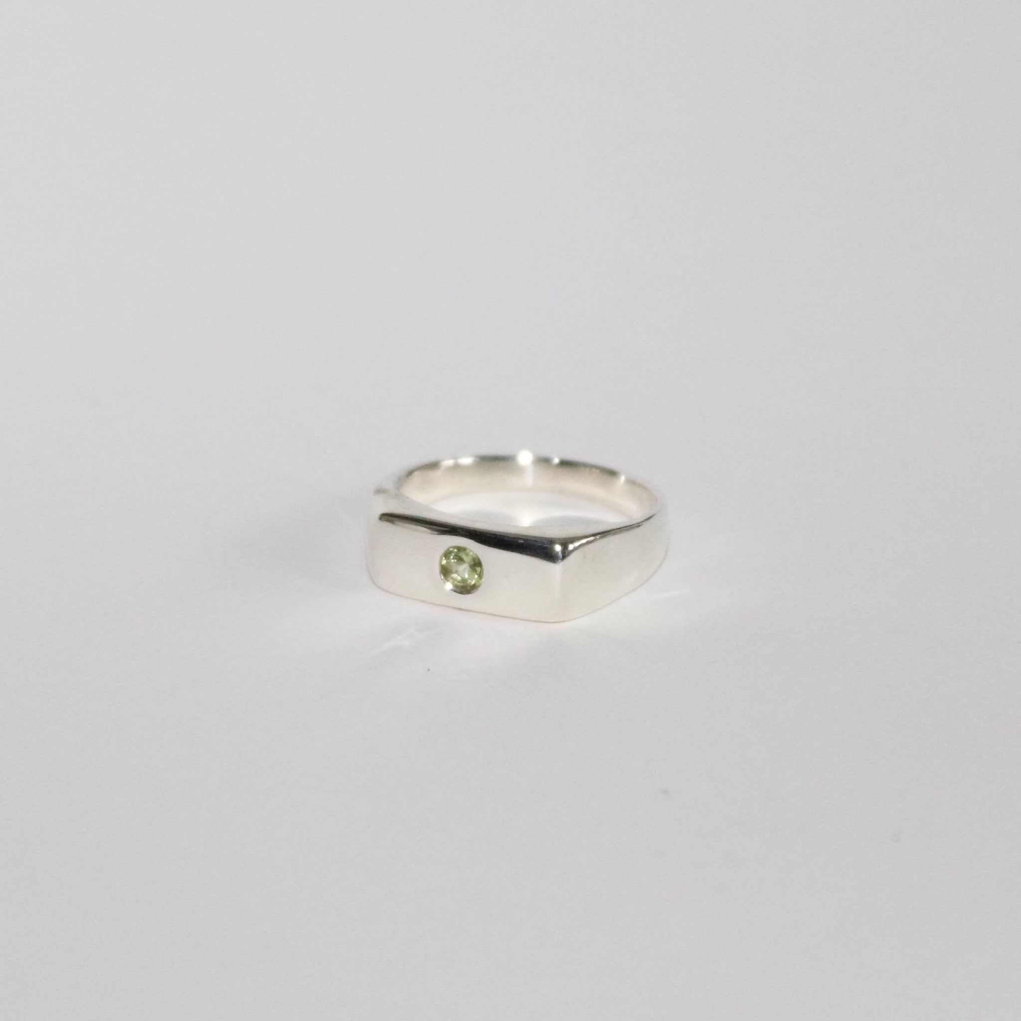 Blume-Jewelery-Single-Stone-Signet-Ring-Sterling-Silver-Rectangle-Pinky-Ring-Gemstone-Peridot-Garnet-Aquamarine-Citrine-Amethyst-UK-Handmade-Cool-Effortless-Heirloom-Everyday-Chunky-Staple-Ring-Stacking