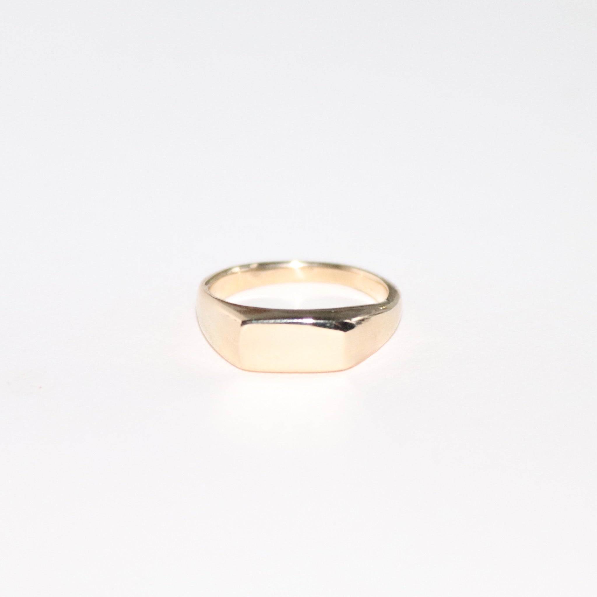Blume-Jewellery-9-carat-9ct-Solid-Gold-Baguette-Signet-Ring-chunky-pinky-rectangle-classic-timeless-everday-staple-hanmade-uk-contemporary-cool-jewellery