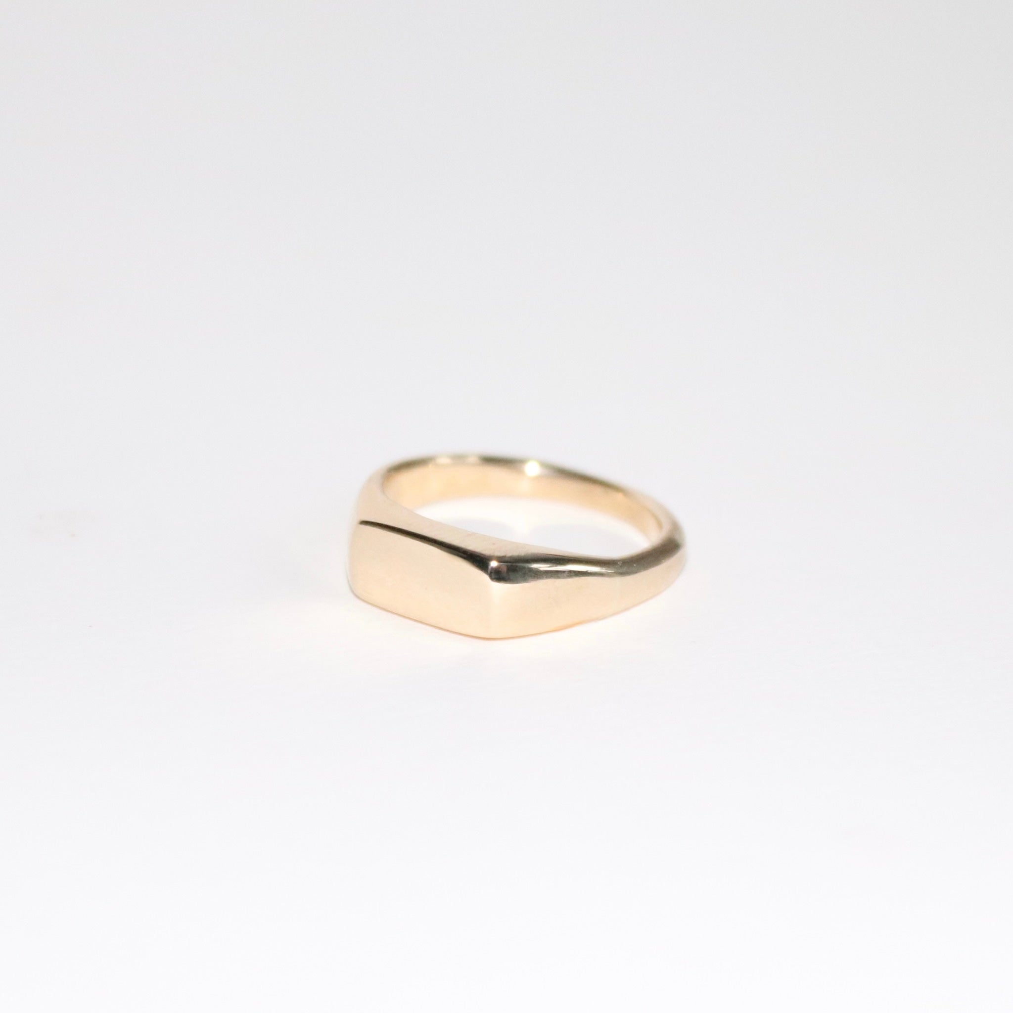 Blume-Jewellery-9-carat-9ct-Solid-Gold-Baguette-Signet-Ring-chunky-pinky-rectangle-classic-timeless-everday-staple-hanmade-uk-contemporary-cool-jewellery