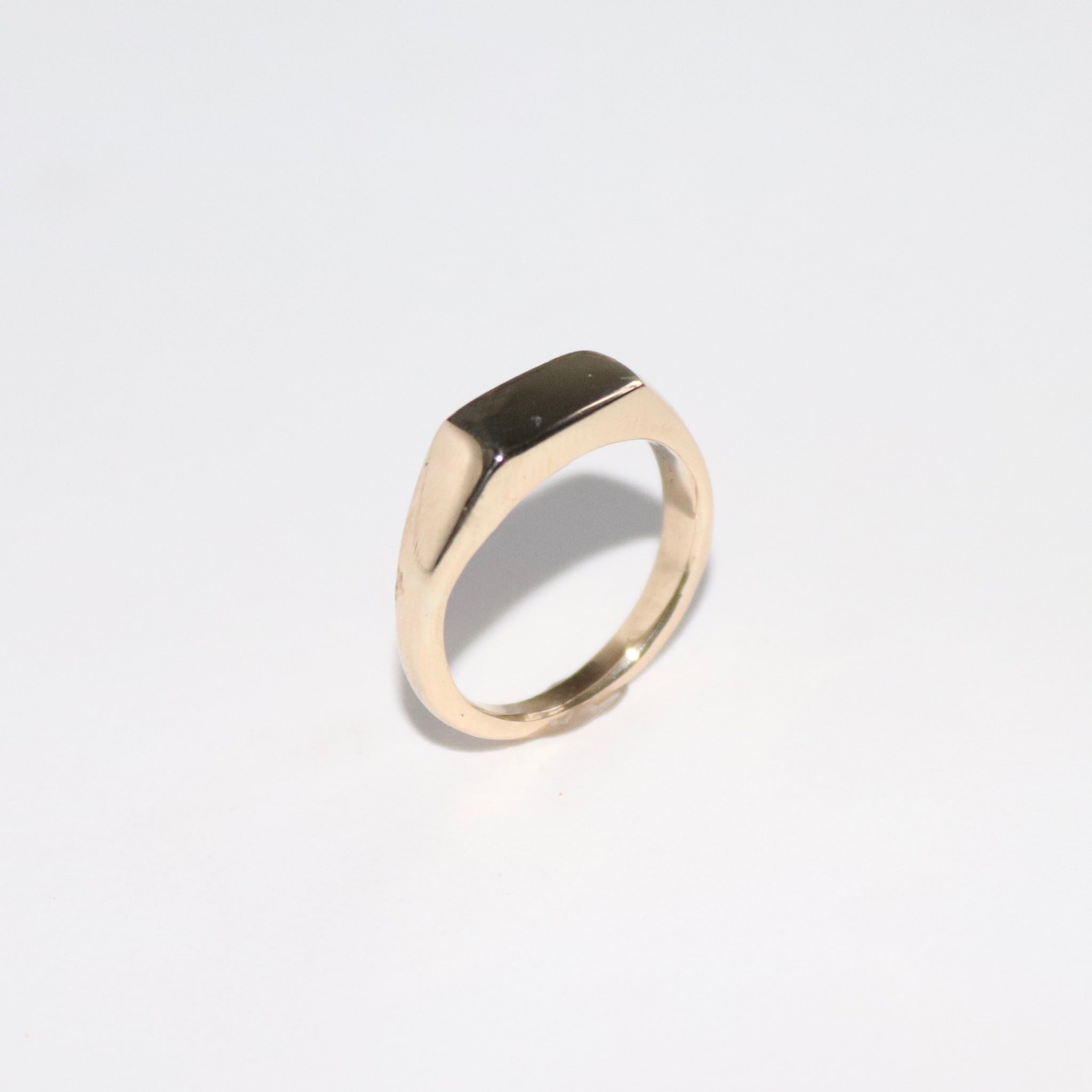 Blume-Jewellery-9-carat-9ct-Solid-Gold-Baguette-Signet-Ring-chunky-pinky-rectangle-classic-timeless-everday-staple-hanmade-uk-contemporary-cool-jewellery