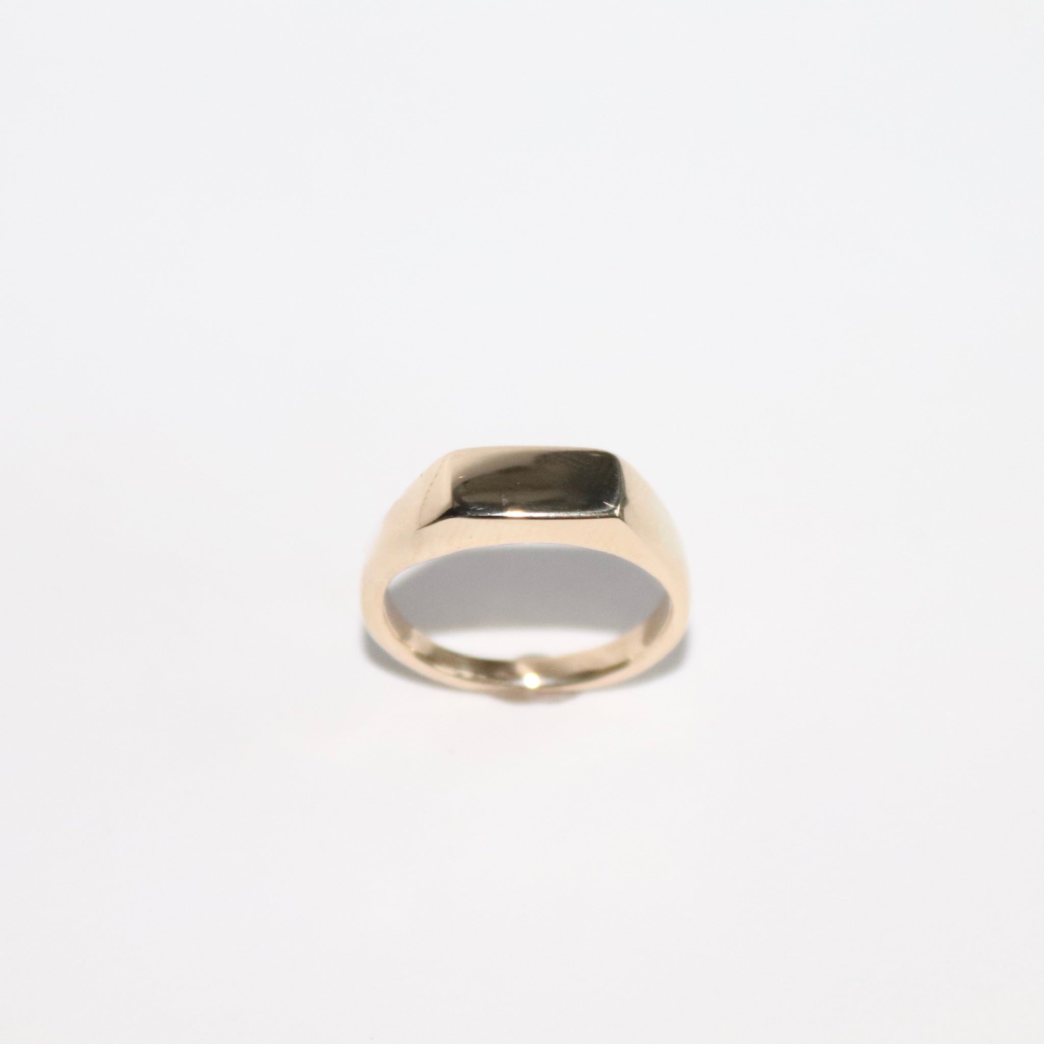 Blume-Jewellery-9-carat-9ct-Solid-Gold-Baguette-Signet-Ring-chunky-pinky-rectangle-classic-timeless-everday-staple-hanmade-uk-contemporary-cool-jewellery
