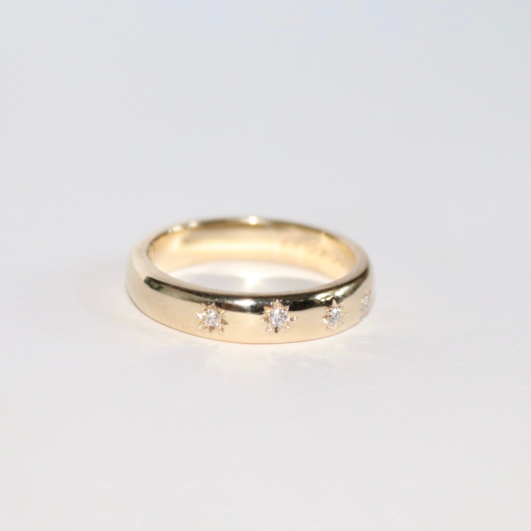 Blume-Jewellery-9-carat-9ct-Solid-Yellow-Gold-Star-Set-Lab-Diamond-Ring-Band-Wedding-Band-Stars-five-stones-cool-effortless-everyday-sparkle-modern-heirloom-keepskae-stacking-jewellery-handmade-uk