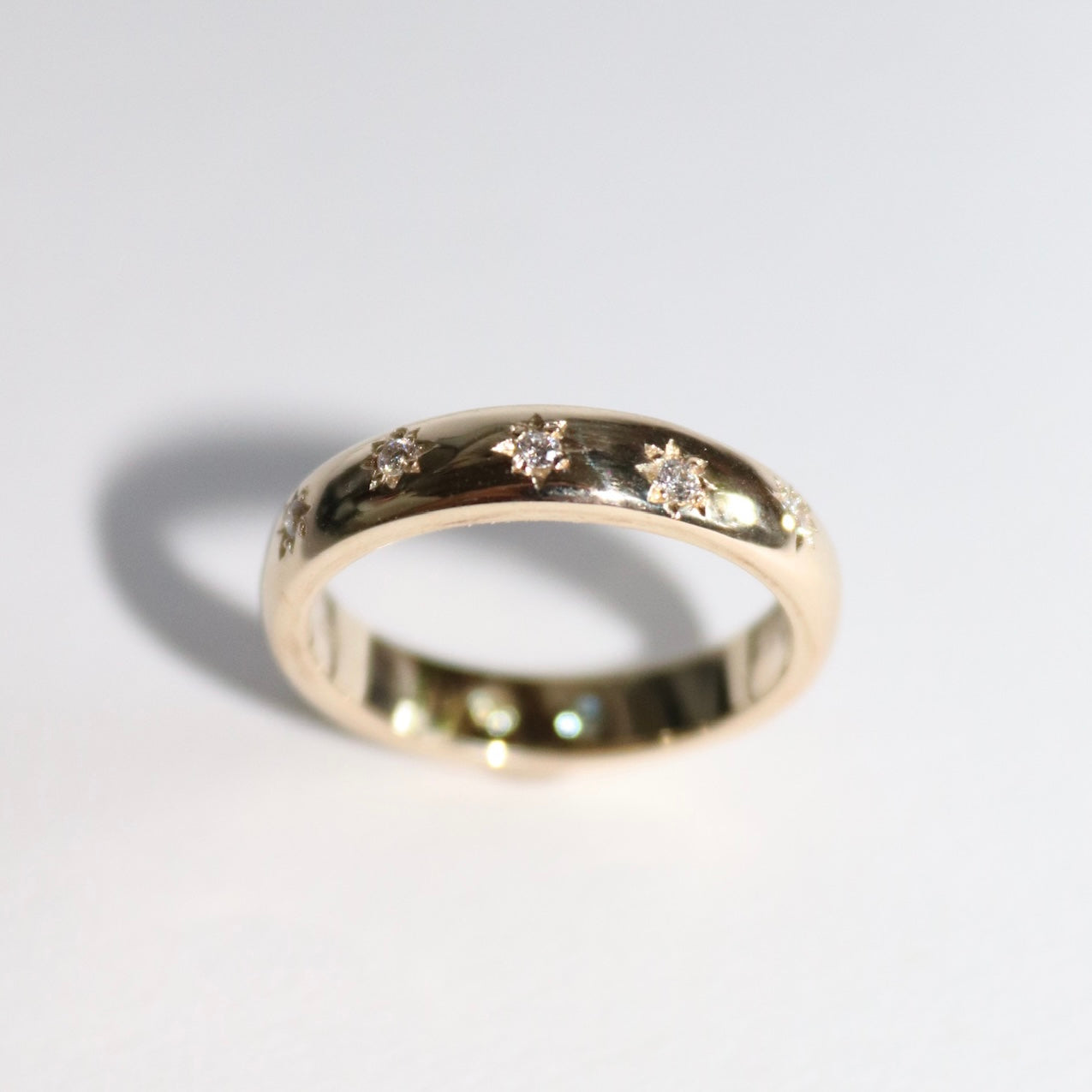 Blume-Jewellery-9-carat-9ct-Solid-Yellow-Gold-Star-Set-Lab-Diamond-Ring-Band-Wedding-Band-Stars-five-stones-cool-effortless-everyday-sparkle-modern-heirloom-keepskae-stacking-jewellery-handmade-uk