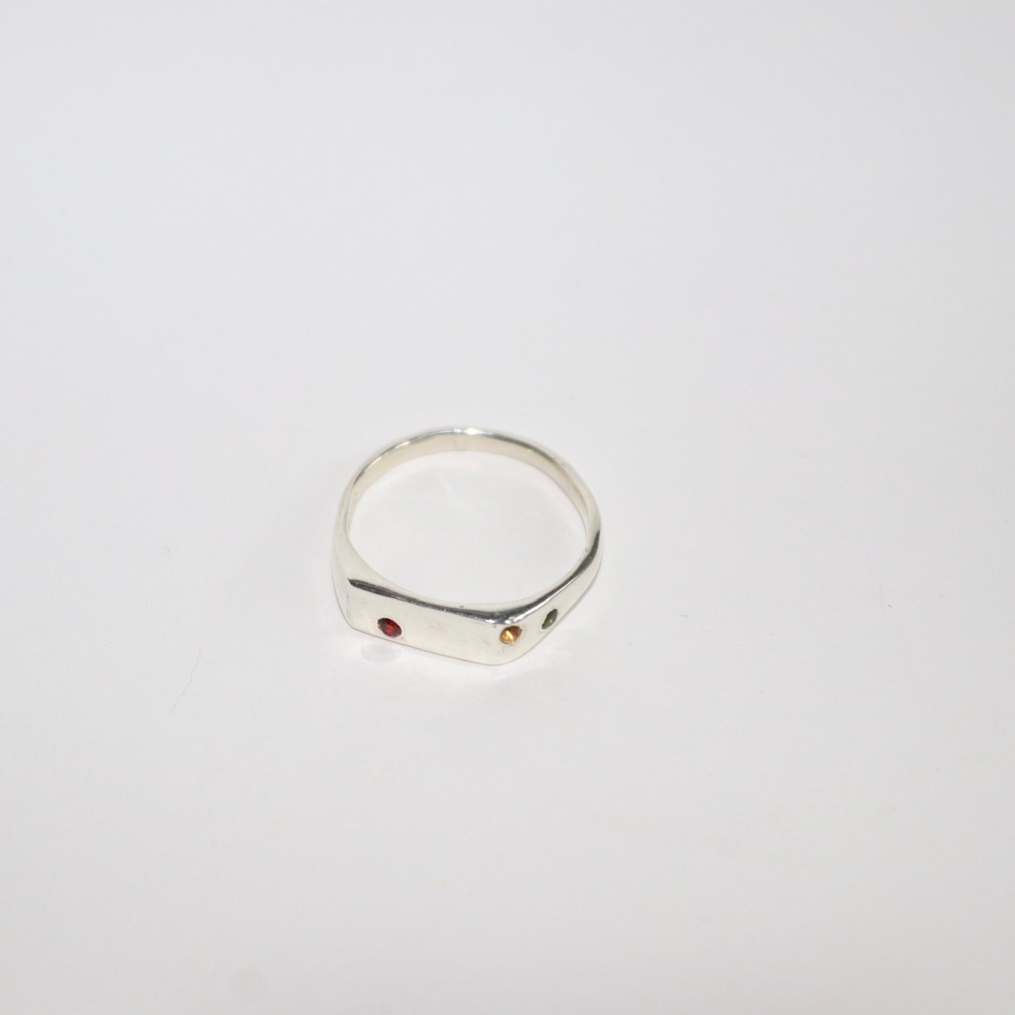 Blume-Jewellery-Autumn-Scattered-Signet-Ring-Sterl;ing Silver-Garnet-Citrine-Green-Tourmaline-gemstone-pinky-cool-handmade-uk-jewellery-colourful