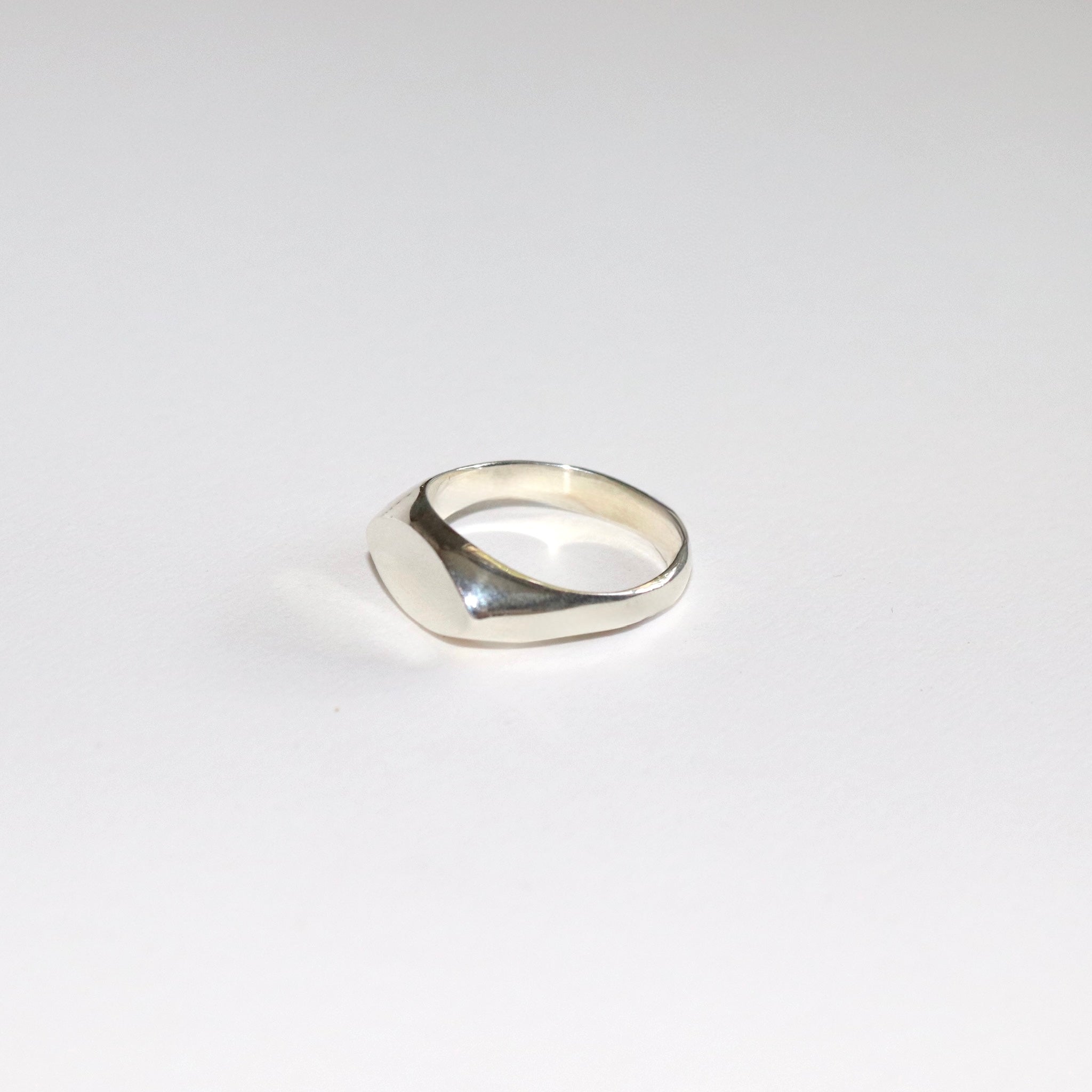 Blume-Jewellery-Marquise-Signet-Ring-Chunky-Oval-Shaped-Classic-Timeless-Everyday-Staple-Pinky-Ring-Cool-Vintage-Handmade