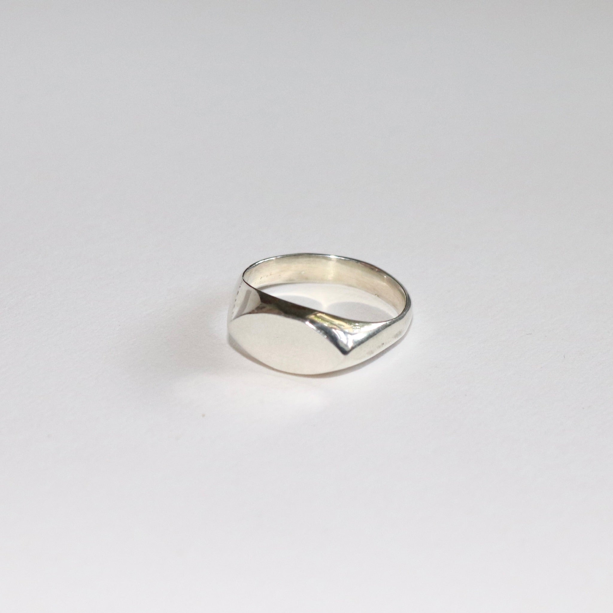 Blume-Jewellery-Marquise-Signet-Ring-Chunky-Oval-Shaped-Classic-Timeless-Everyday-Staple-Pinky-Ring-Cool-Vintage-Handmade