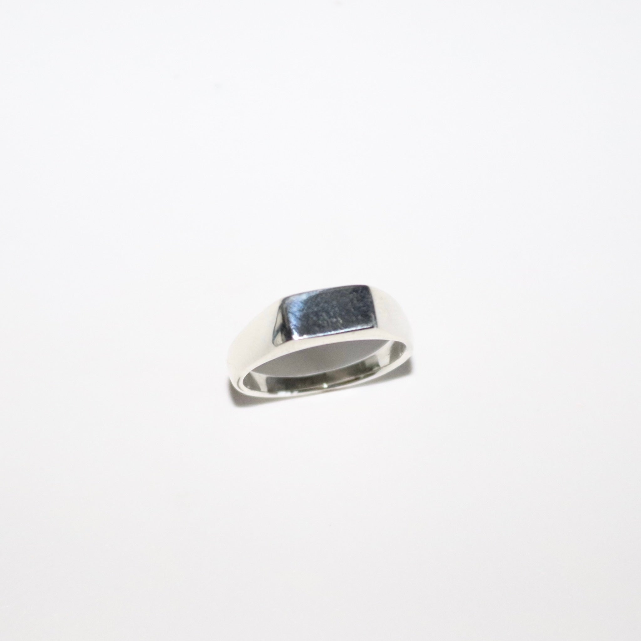 Blume-Jewellery-Sterling-Silver-Baguette-Signet-Ring-Chunky-Rectangle-Pinky-Ring-Cool-Effortless-Timeless-Classic-Everyday-Jewellery-UK-Handmade-Cool