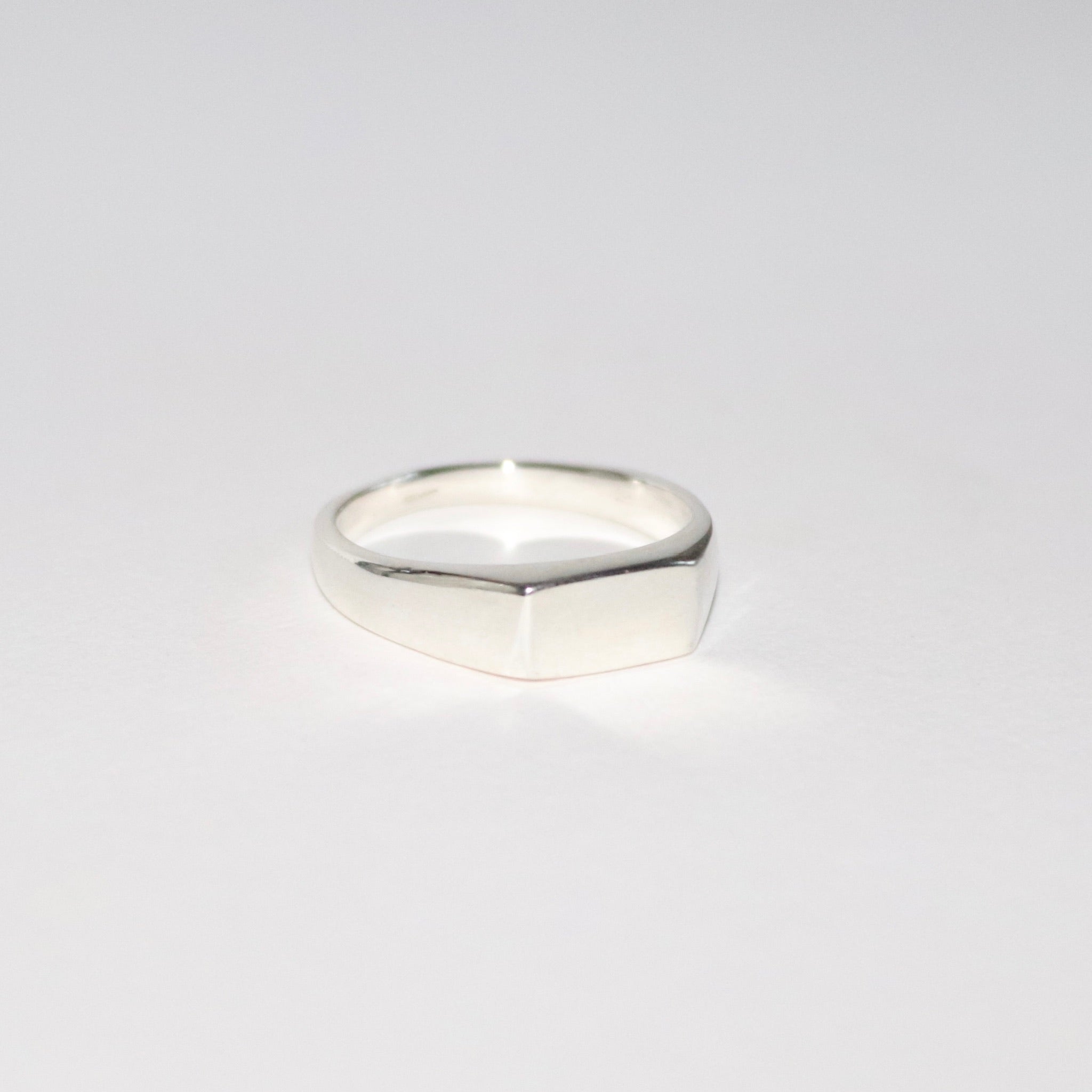 Blume-Jewellery-Sterling-Silver-Baguette-Signet-Ring-Chunky-Rectangle-Pinky-Ring-Cool-Effortless-Timeless-Classic-Everyday-Jewellery-UK-Handmade-Cool