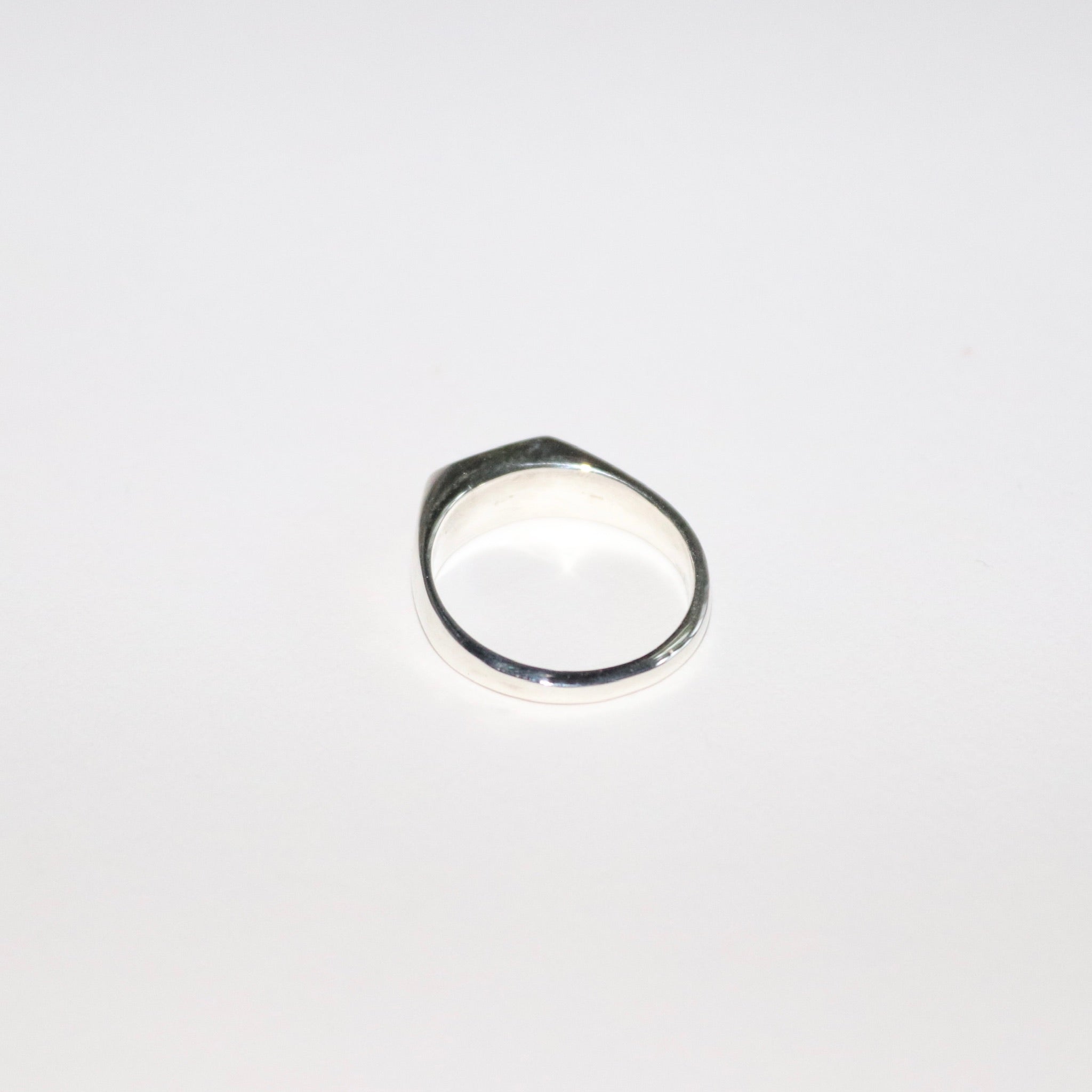 Blume-Jewellery-Sterling-Silver-Baguette-Signet-Ring-Chunky-Rectangle-Pinky-Ring-Cool-Effortless-Timeless-Classic-Everyday-Jewellery-UK-Handmade-Cool