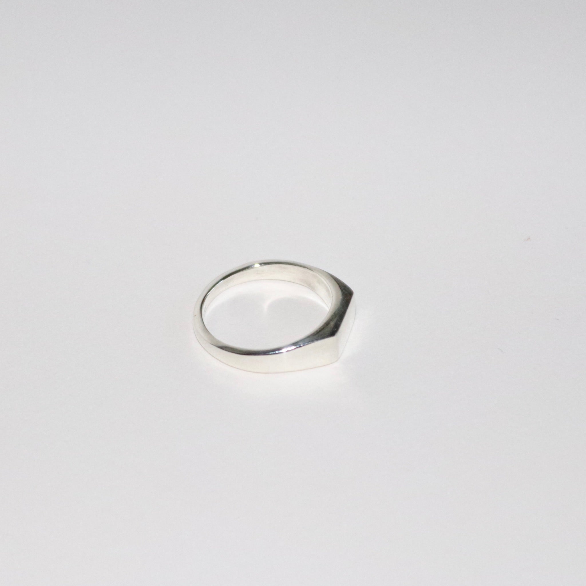 Blume-Jewellery-Sterling-Silver-Baguette-Signet-Ring-Chunky-Rectangle-Pinky-Ring-Cool-Effortless-Timeless-Classic-Everyday-Jewellery-UK-Handmade-Cool