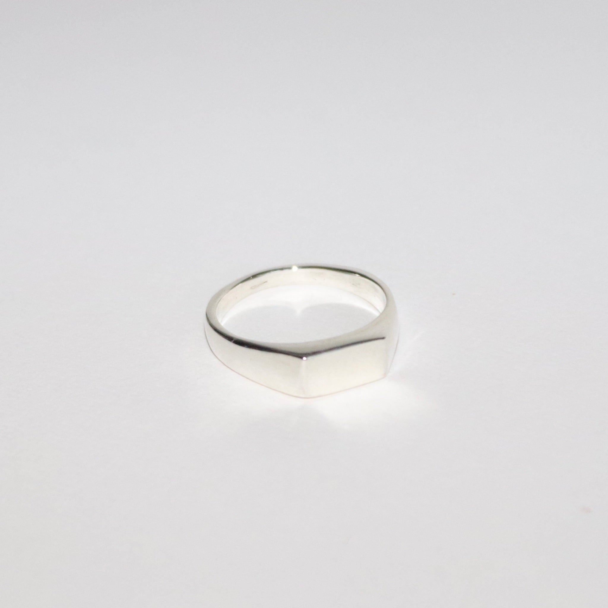 Blume-Jewellery-Sterling-Silver-Baguette-Signet-Ring-Chunky-Rectangle-Pinky-Ring-Cool-Effortless-Timeless-Classic-Everyday-Jewellery-UK-Handmade-Cool