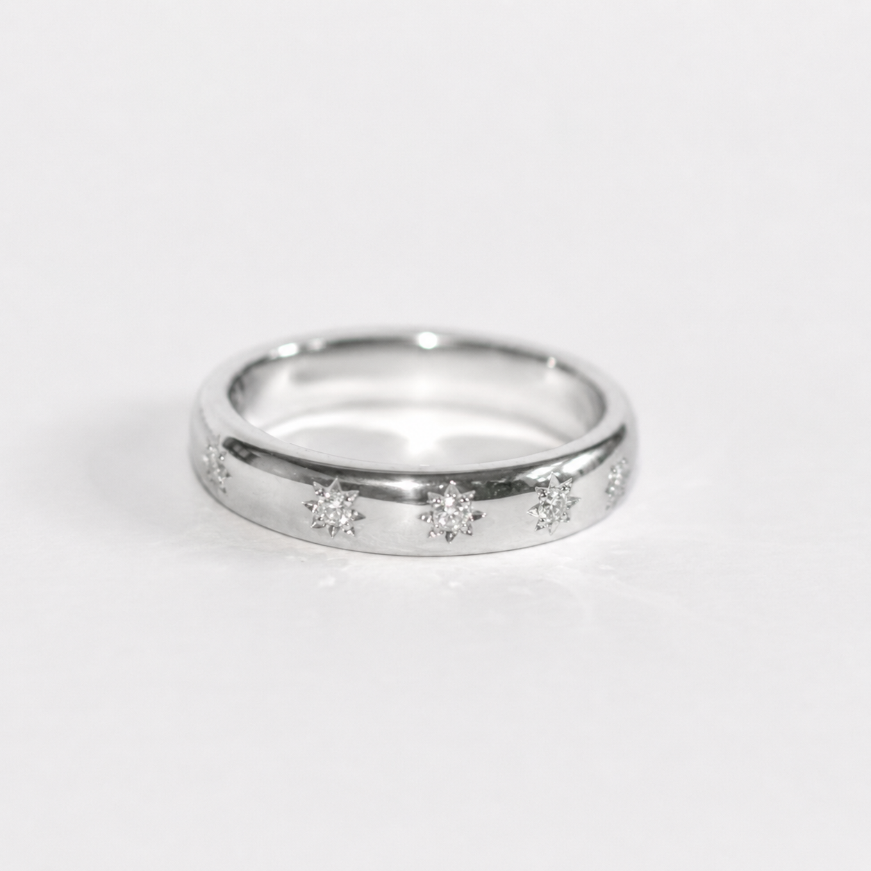 Blume-Jewellery-Sterling-Silver-Star-Set-Lab-Diamond-Stars-Band-Solitaire-Gemstone-Band-Sacking-Everyday-Wedding-Ring-Handmade-UK-Contemporary-Jewellery