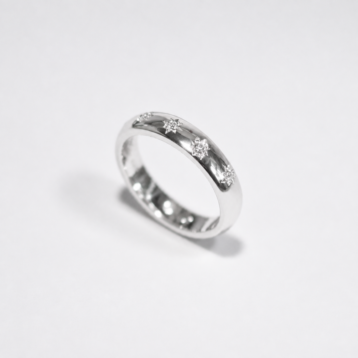 Blume-Jewellery-Sterling-Silver-Star-Set-Lab-Diamond-Stars-Band-Solitaire-Gemstone-Band-Sacking-Everyday-Wedding-Ring-Handmade-UK-Contemporary-Jewellery