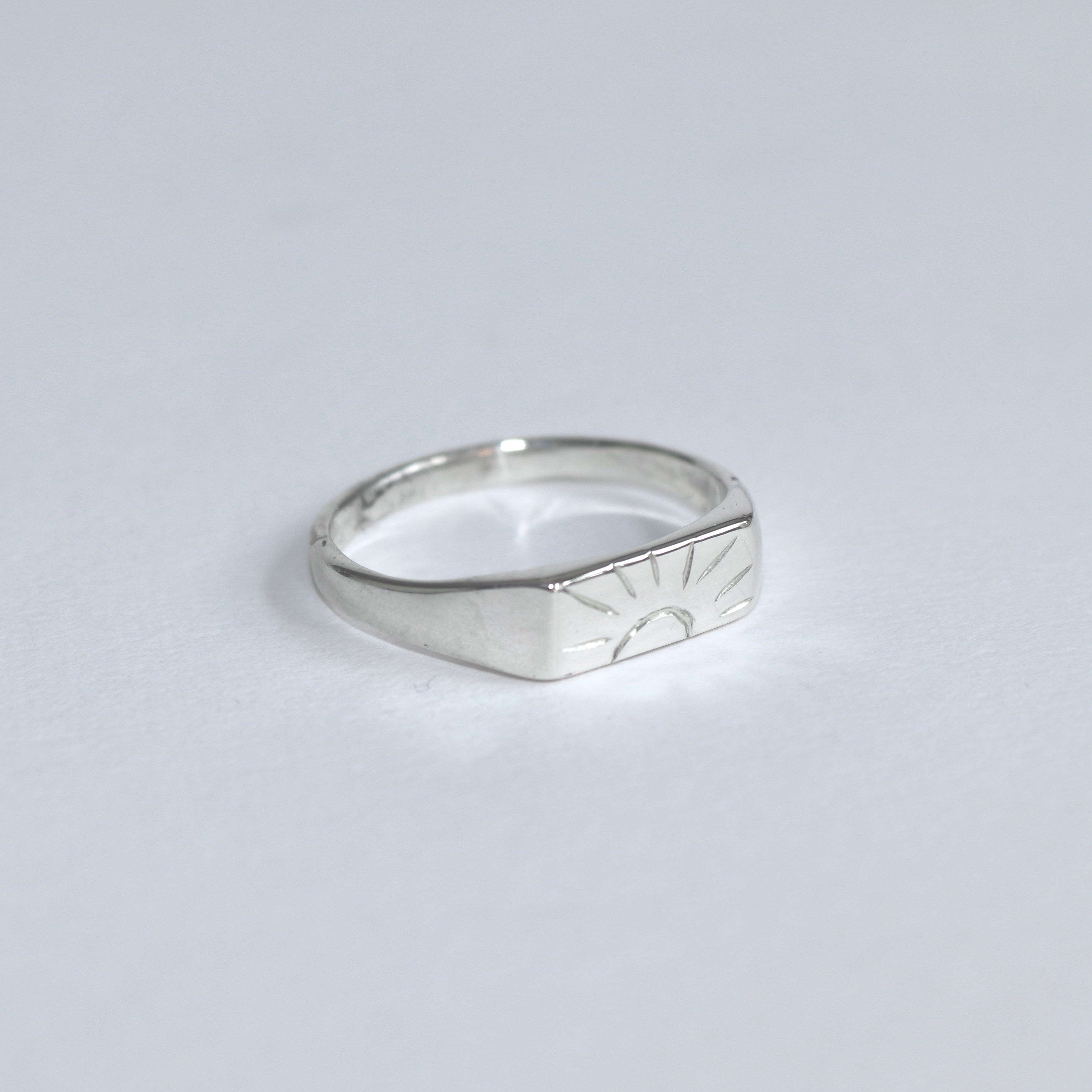 Blume-Jewellery-Sunset-Sterling-silver-signet-ring-chunky-Classic-everyday-hand-engraved-sun-design-motif-jewellery-timeless