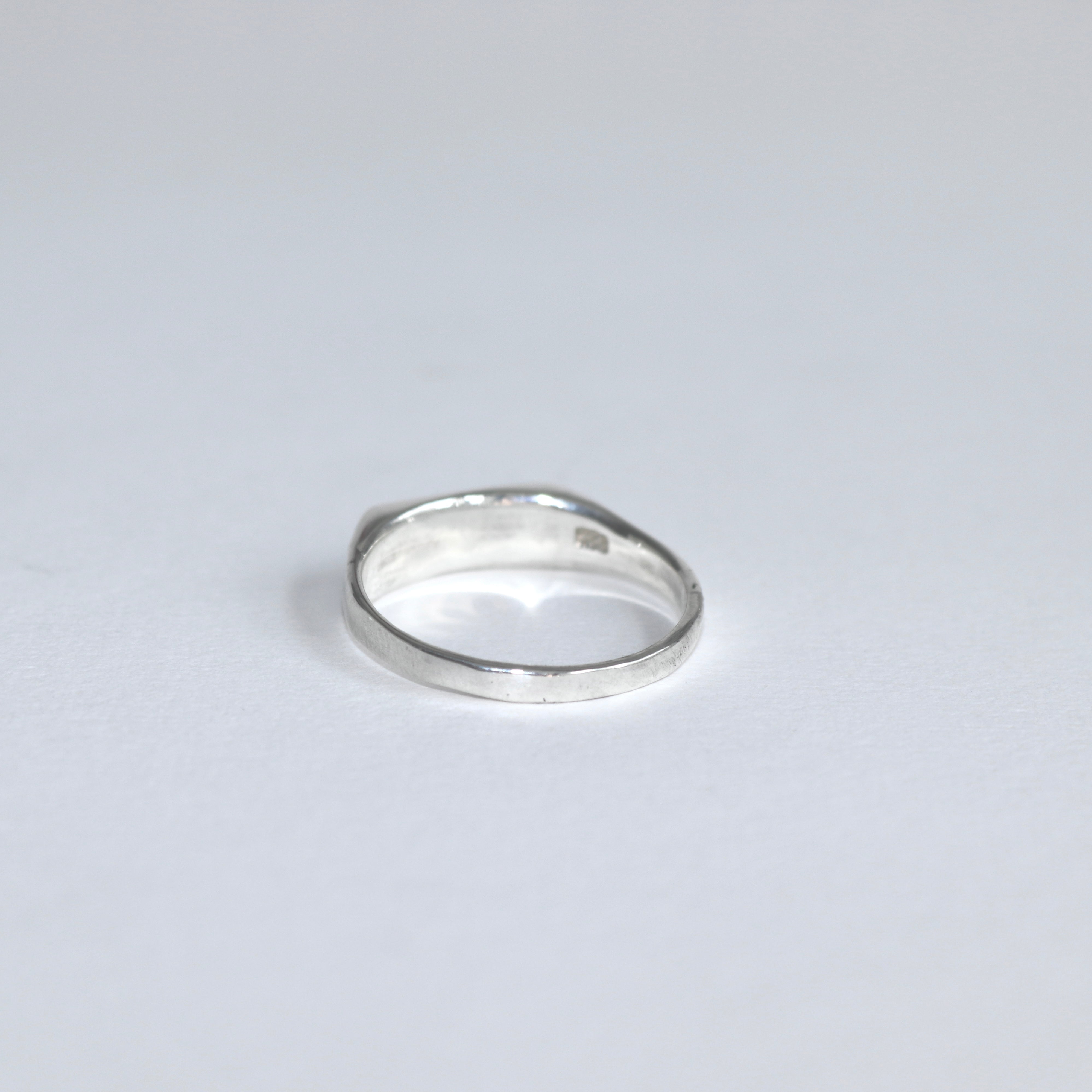 Blume-Jewellery-Sunset-Sterling-silver-signet-ring-chunky-Classic-everyday-hand-engraved-sun-design-motif-jewellery-timeless
