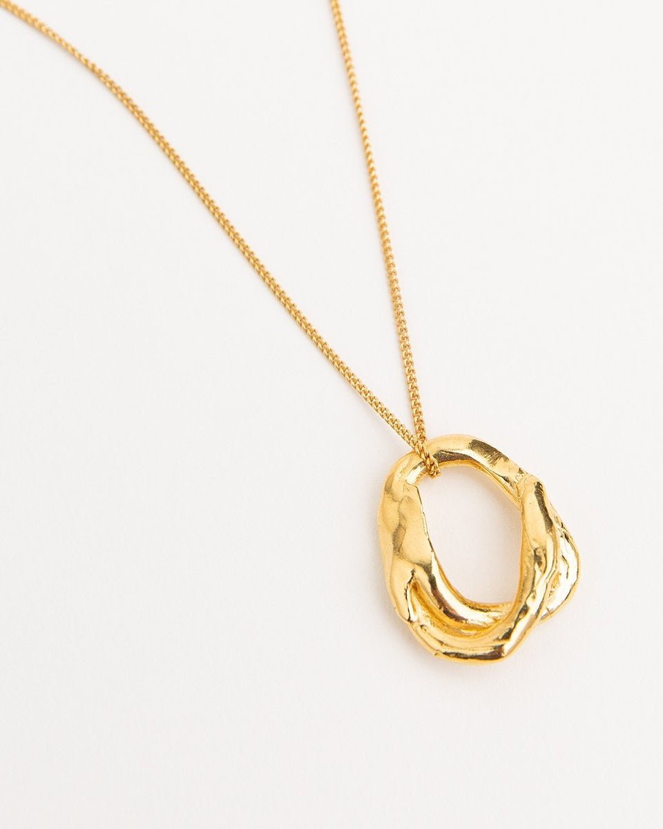 Carolina-De-Barros-Circle-Hoop-Pendant-Necklace-Chain-Gold-Plated-Sterling-Silver-18ct1