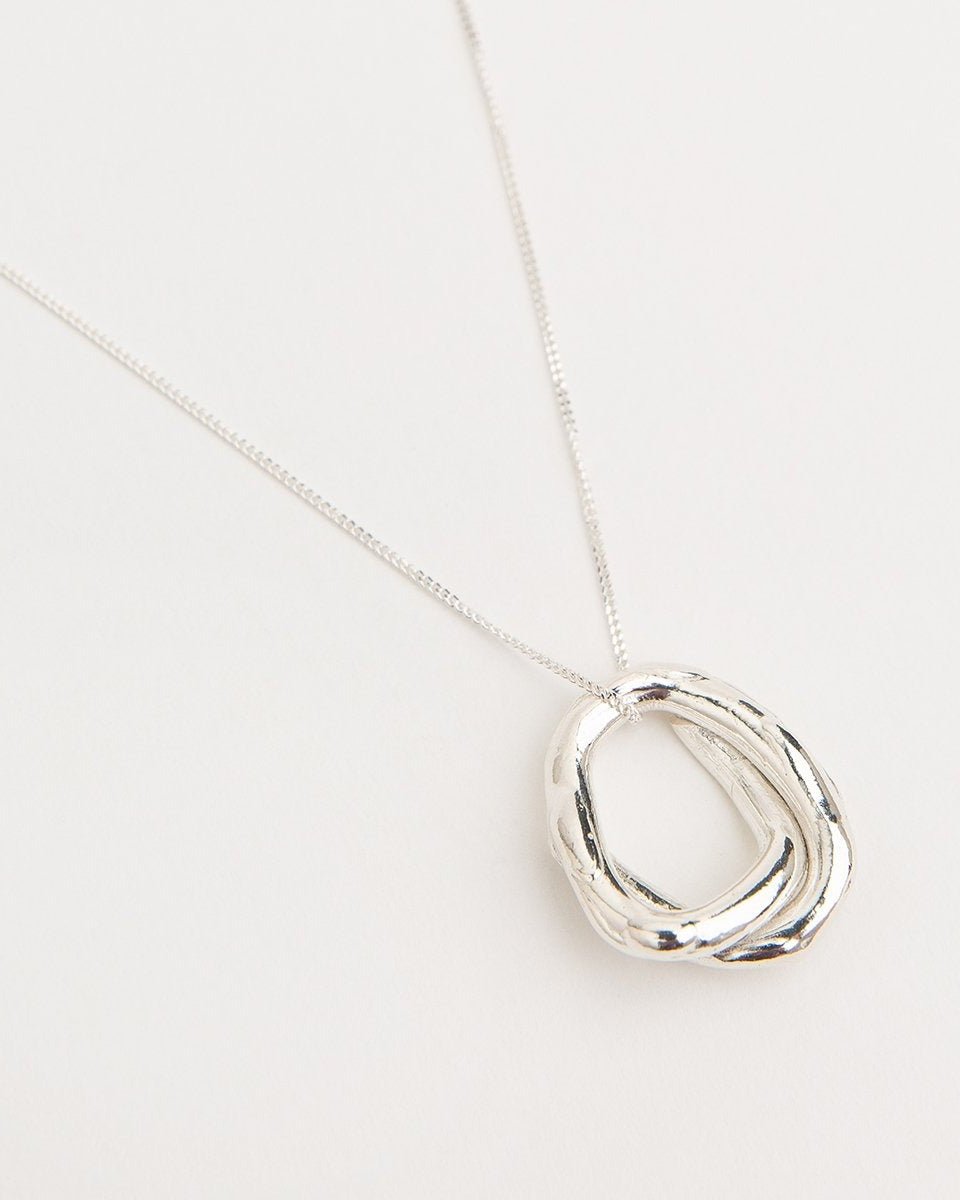 Carolina-De-Barros-Circle-Hoop-Chain-Pendant-Necklace-Gold-Plated-Sterling-Silver-18ct12