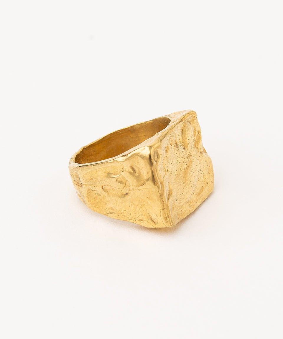 Carolina-De-Barros-Gold-Plated-Sterling-Silver-AREIA-RECTANGULAR-SIGNET-RING