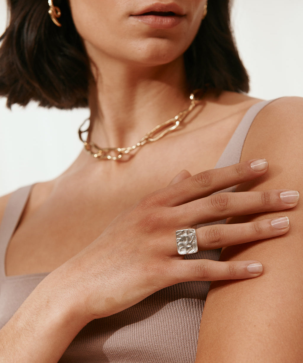 Carolina-De-Barros-Gold-Plated-Sterling-Silver-AREIA-RECTANGULAR-SIGNET-RING