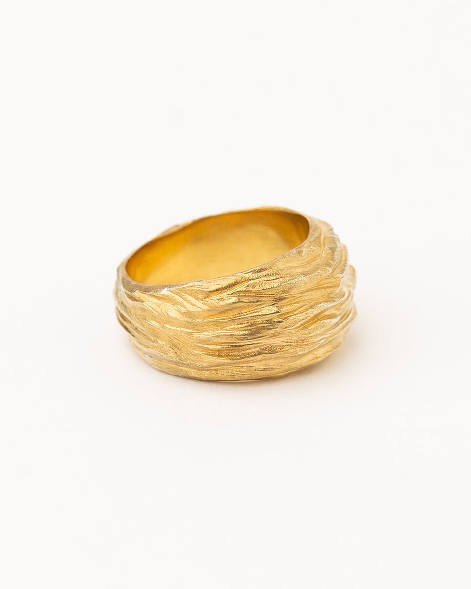 Carolina-De-Barros-Textured-Gold-Plated-Sterling-Silver-Statement-Cocktail-FALESIA-Ring