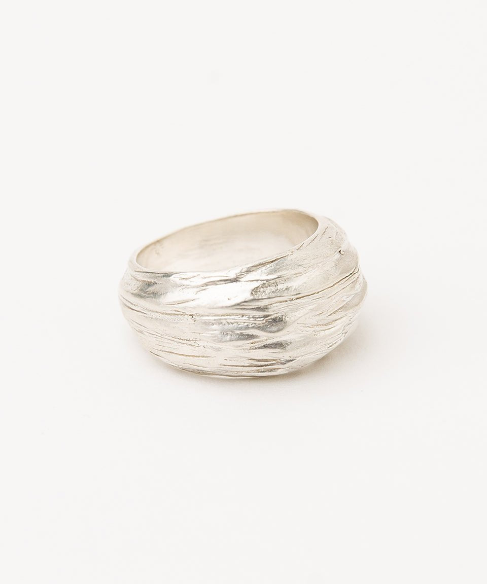 Carolina-De-Barros-Textured-Gold-Plated-Sterling-Silver-Statement-Cocktail-FALESIA-Ring