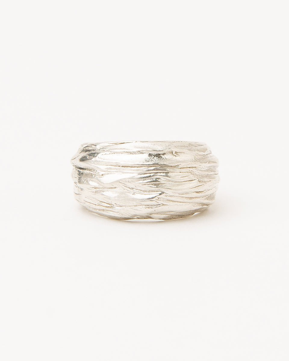 Carolina-De-Barros-Textured-Gold-Plated-Sterling-Silver-Statement-Cocktail-FALESIA-Ring