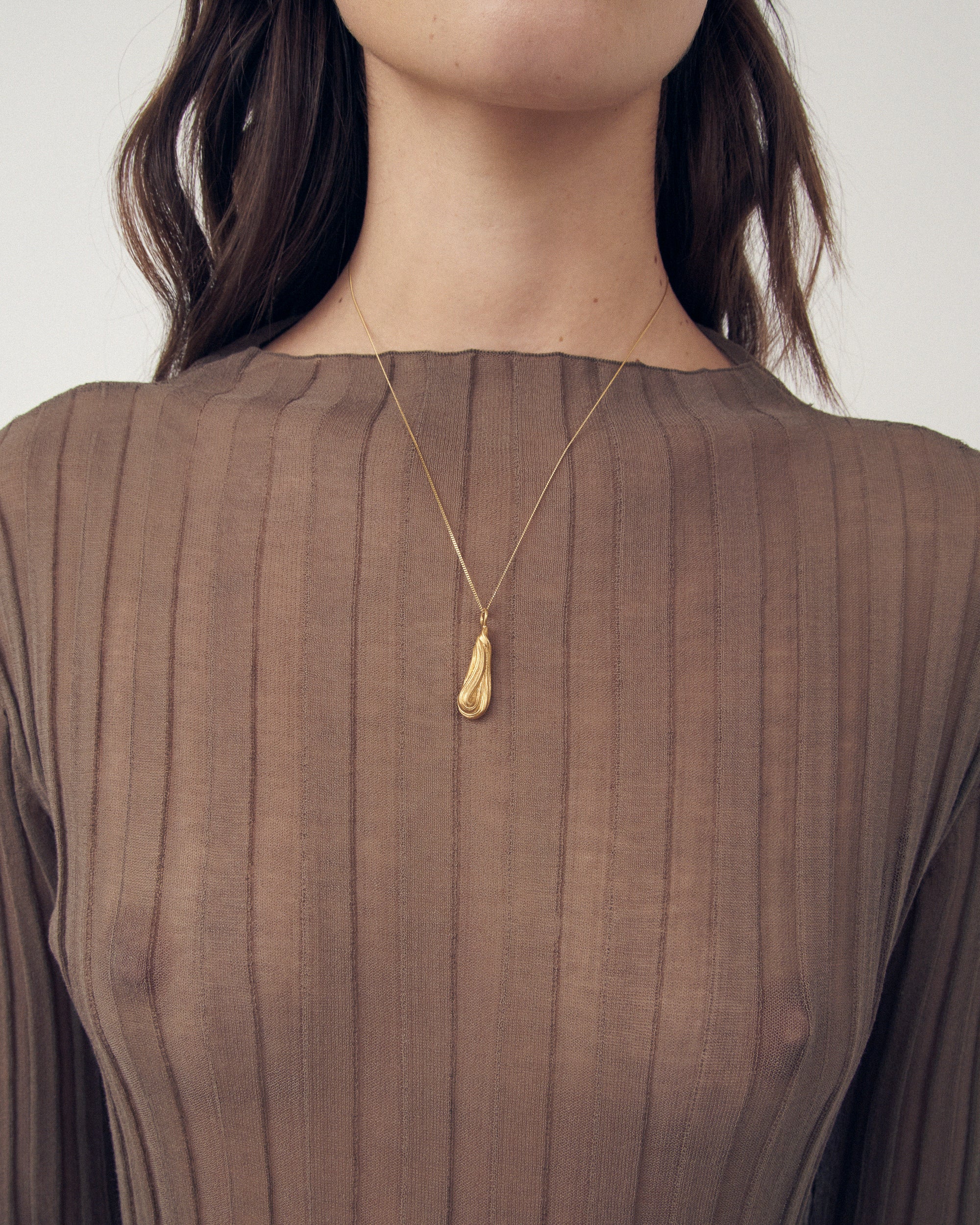 Carolina-de-Barros-Cumaru-Oversized-TearDrop--Drop-Pendant-Necklace-Gold-Plated-18ct-Sterling-Silver