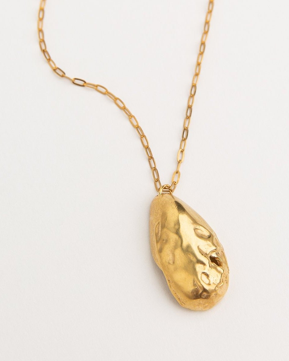 Carolina-de-Barros-Drop-Oval-Shell-Chain-Pendant-Necklace-Jumonia-Sterling-Silver-18ct-Gold-Plated