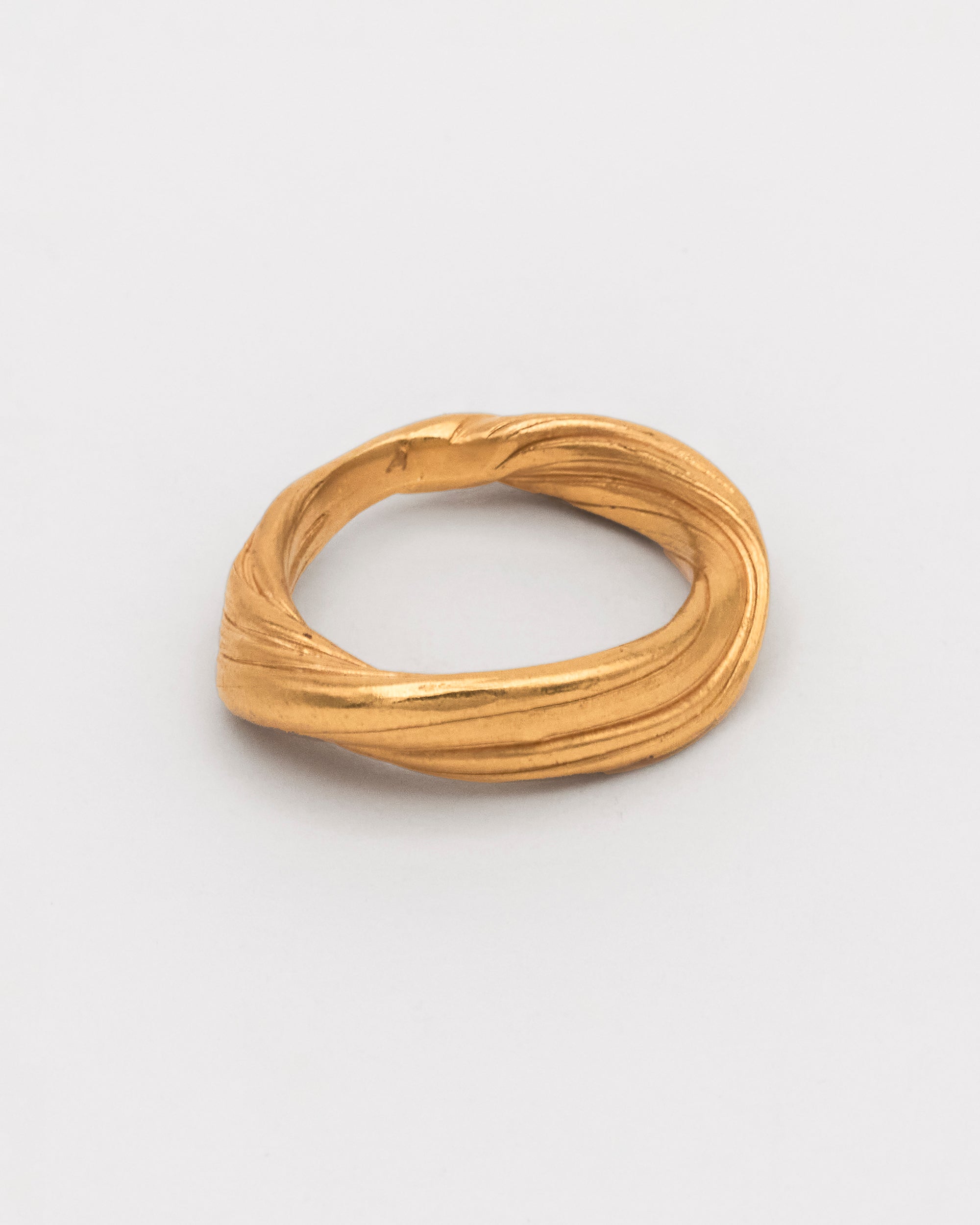Carolina-de-Barros-Sterling-Silver-Gold-Plated-18ct-Sculptural-twisted-Cumaru-ring