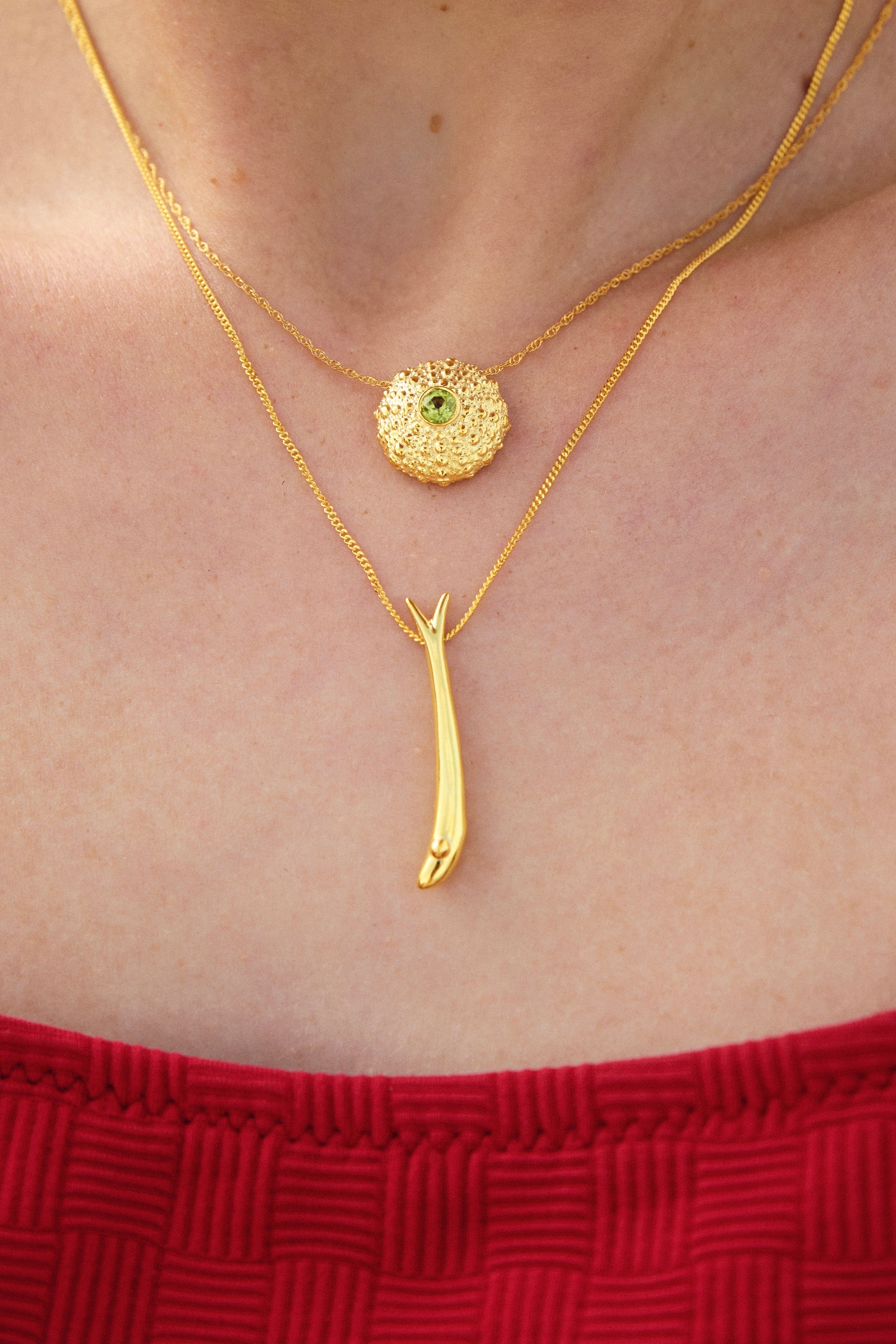 Feggeri-Ahinos-Peridot-Green-Gemstone-Chunky-Textured-Gold-Vermeil-Encased-Pendant-Necklace-Layering