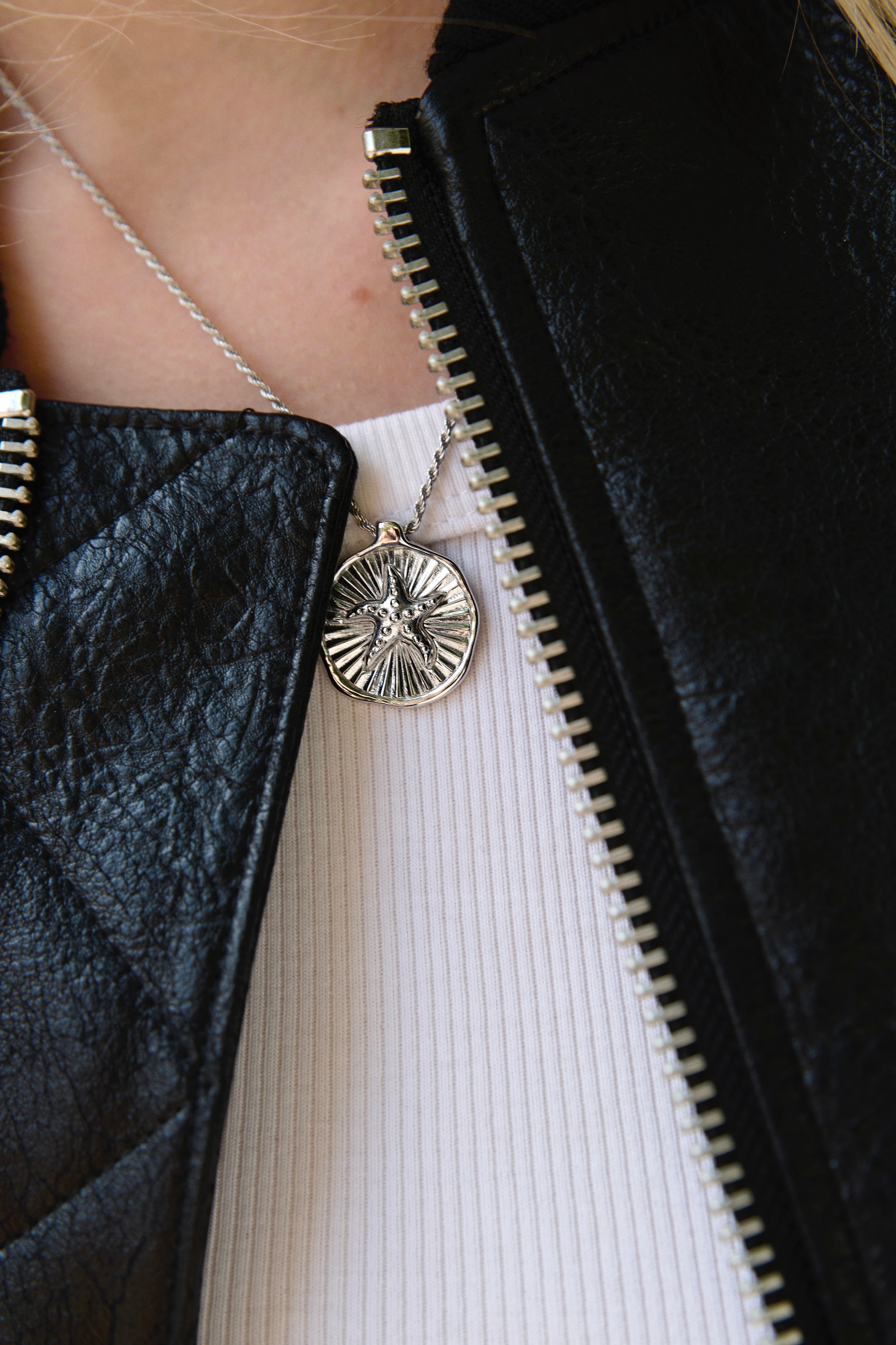 Feggeri-Starfish-Textured-Circle-Star-Chunky-Pendant-Astra-Necklace-Sterling-Silver-Chain