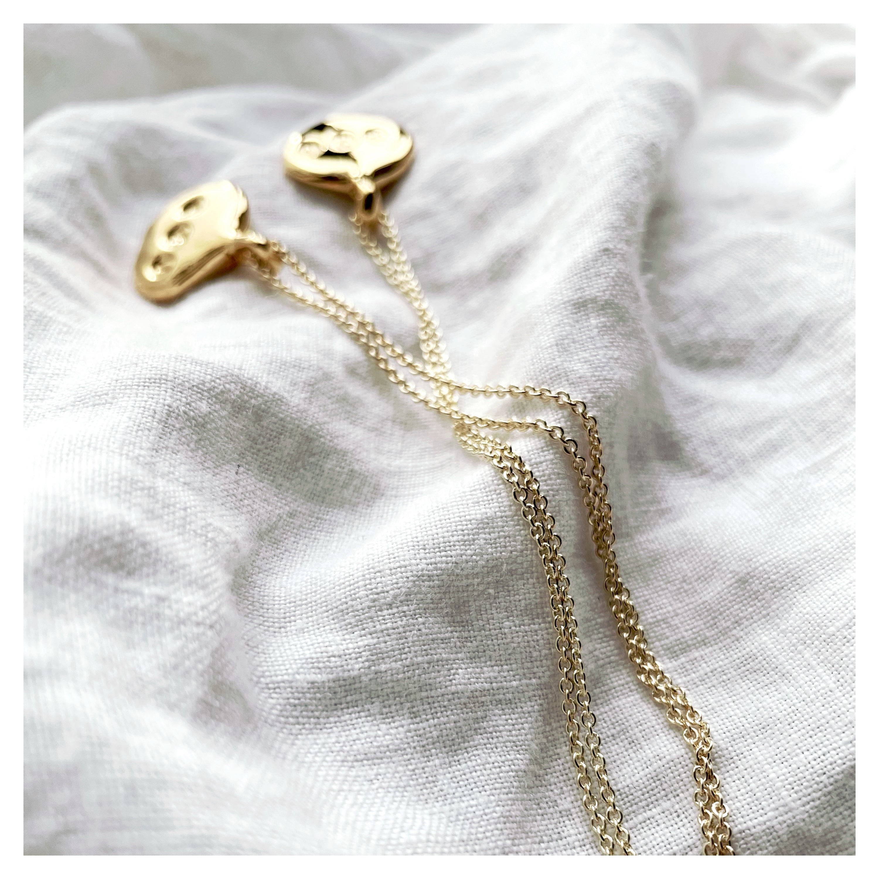 Frances-Kirk-Medallion-Letter-Stamp-Personalised-Pendant-Gold-Vermeil-Necklace-Circle-Disc-Sterling-Silver