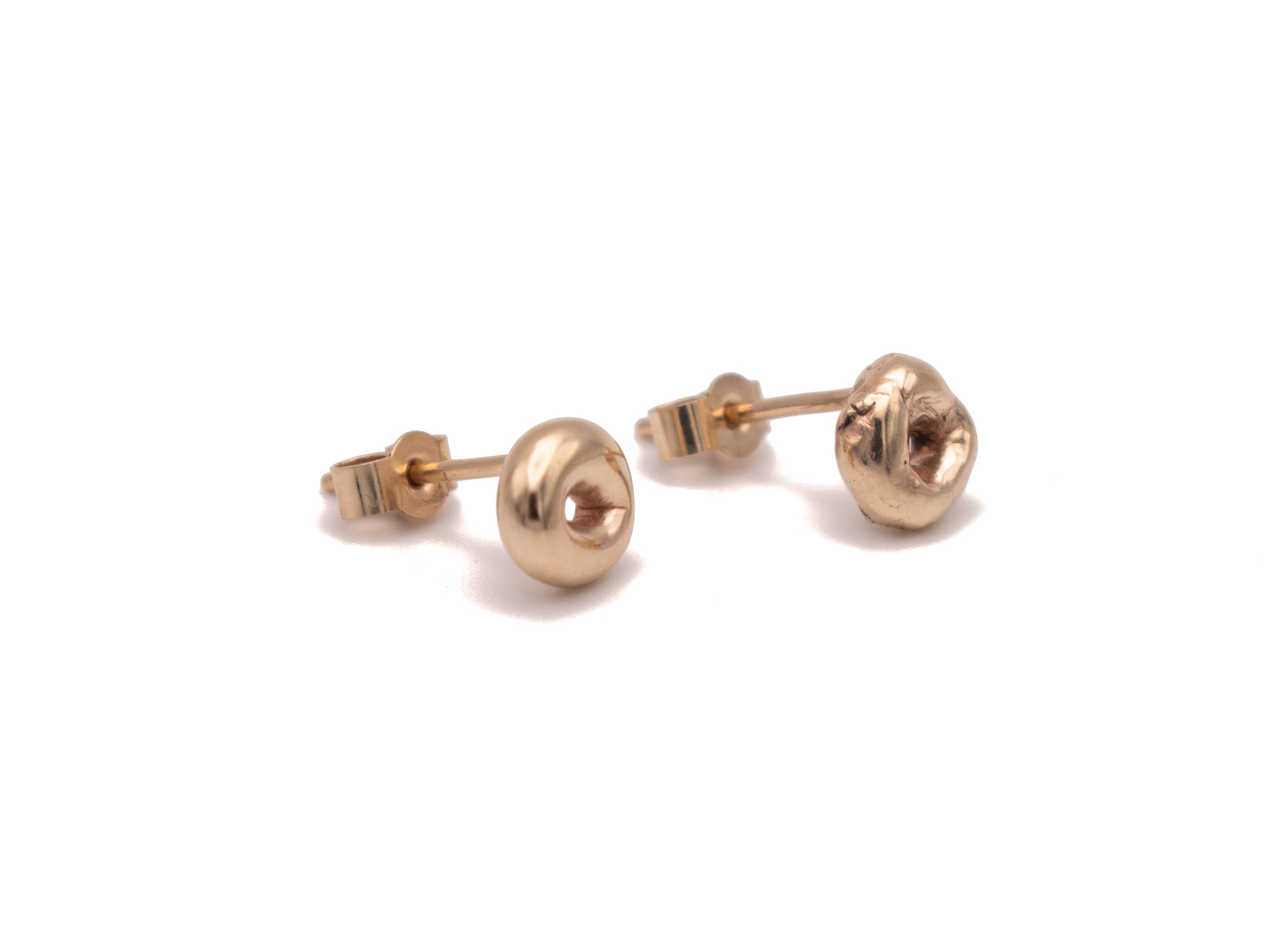 Frances-Kirk-Mini-Molten-Donut-Round-Curcle-Hoop-Studs-Earrings-Stud-Solid-Gold
