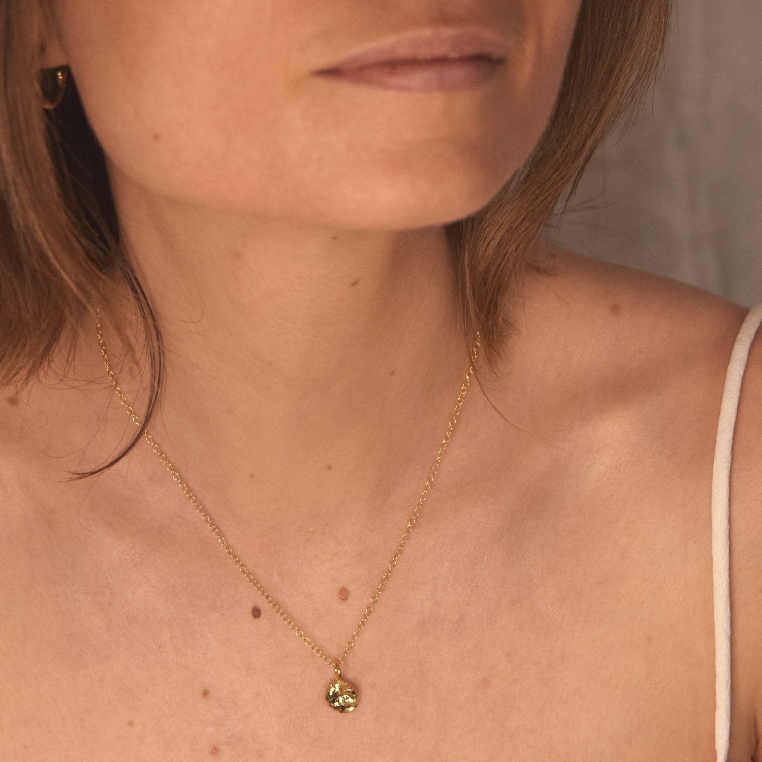 Frances-Kirk-Mini-Nugget-Textured-Disc-Circle-Pendant-Necklace-Unique-Gold-Vermeil-Sterling-Silver