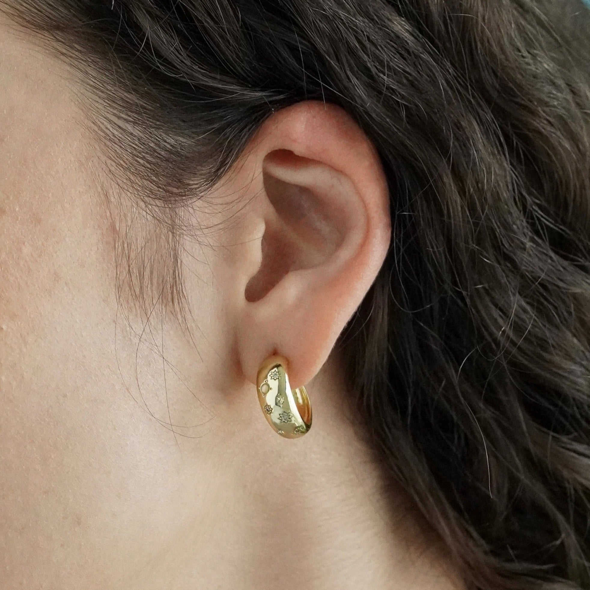 Junk-Jewels-Glitter-Star-Diamond-Opal-White-Stone-Gemstone-Chunky-Hoop-Gold-Earrings