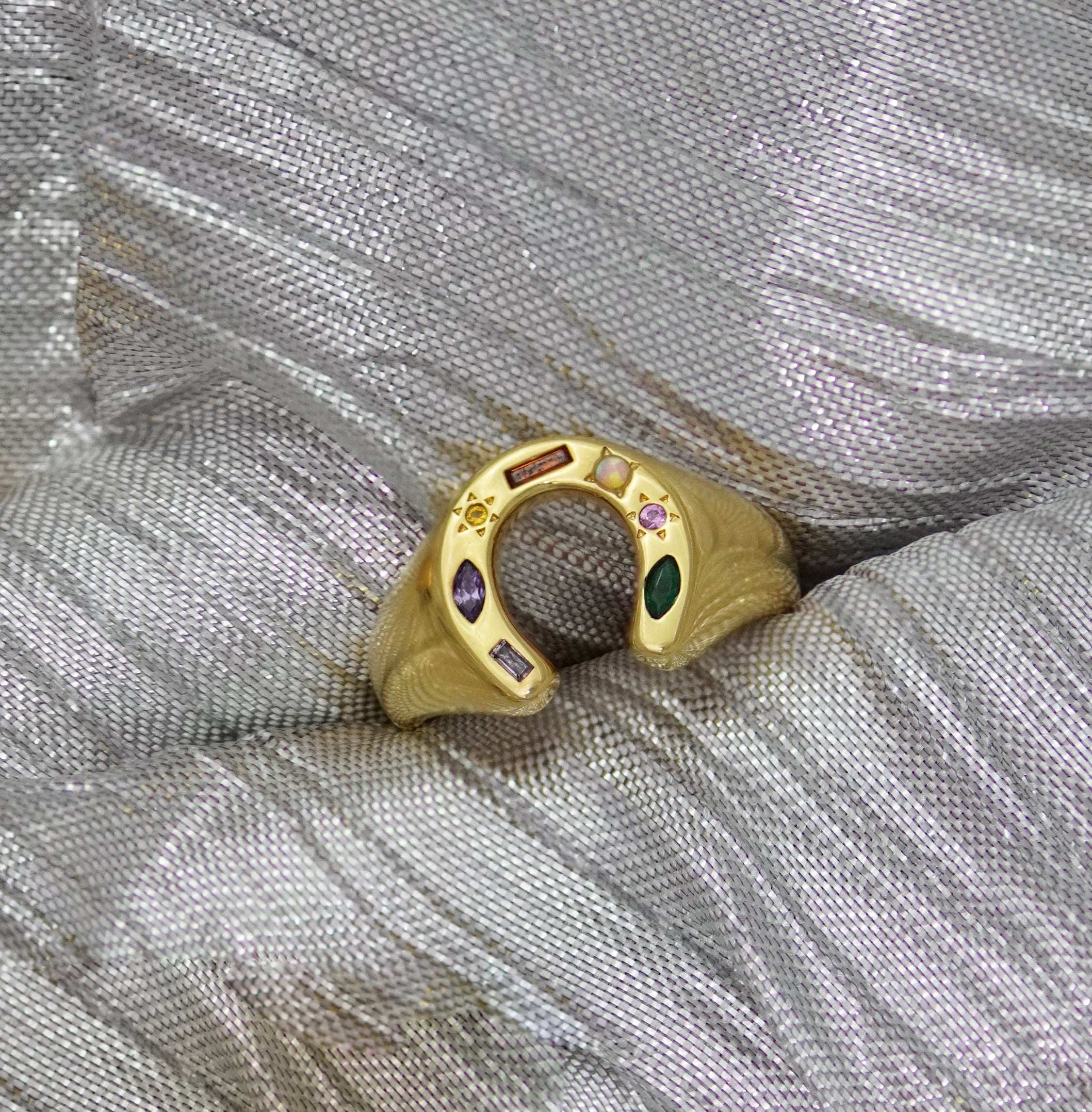 Junk-Jewels-Kaleidoscope-Lucky-Horseshoe-Charm-Multicoloured-rainbow-gemstone-stone-Signet-Ring-gold-silver