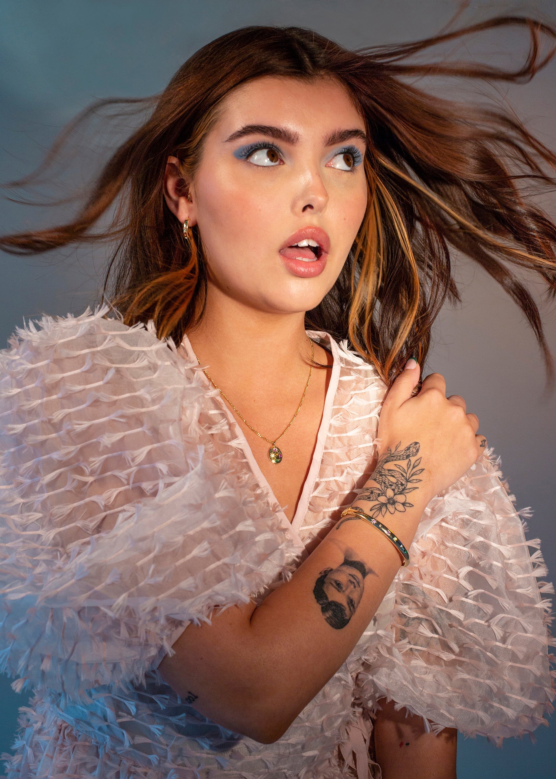 Junk-Jewels-Kaleidoscope-Multi-Coloured-Rainbow-Gemstone-Bangle-Bracelet-sleek-Gold