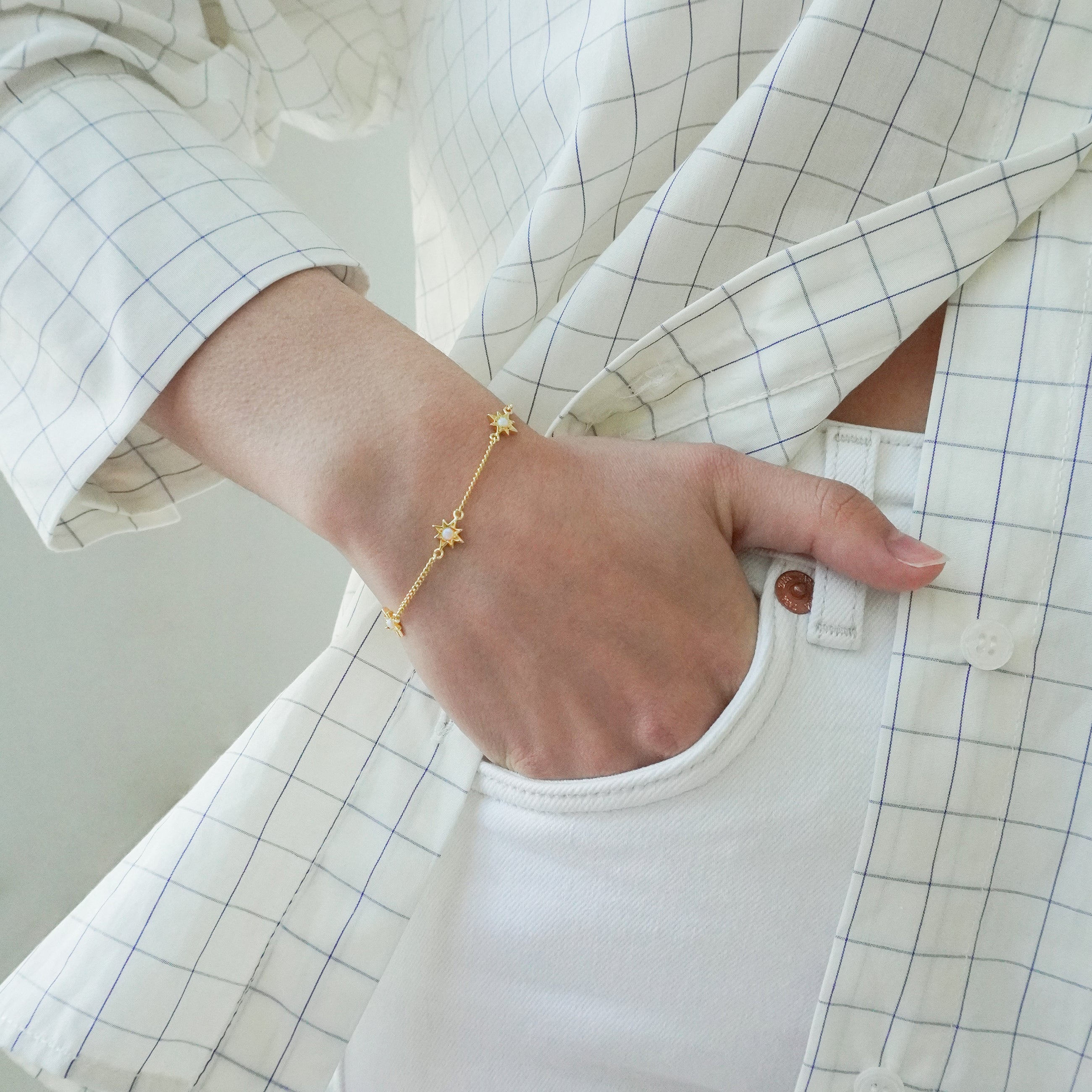 Junk-Jewels-Opal-Starburst-Star-White-Stone-Charm-Chain-Bracelet-Gold-Silver