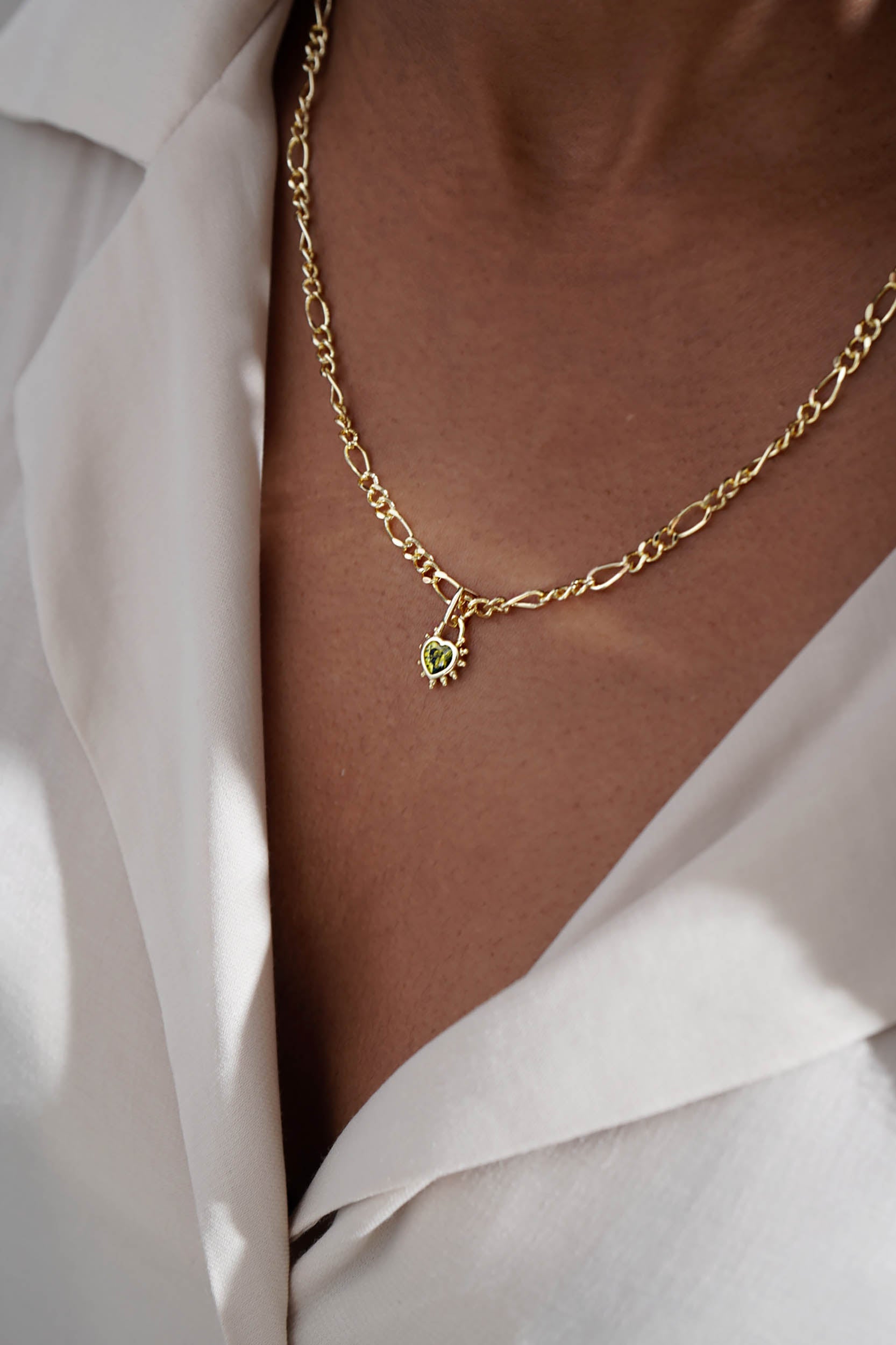 Junk-Jewels-Peridot-Green-Stone-Gemstone-Heart-Pendant-Chunky-Figaro-Chain-Necklace-Gold-Plated-Stone