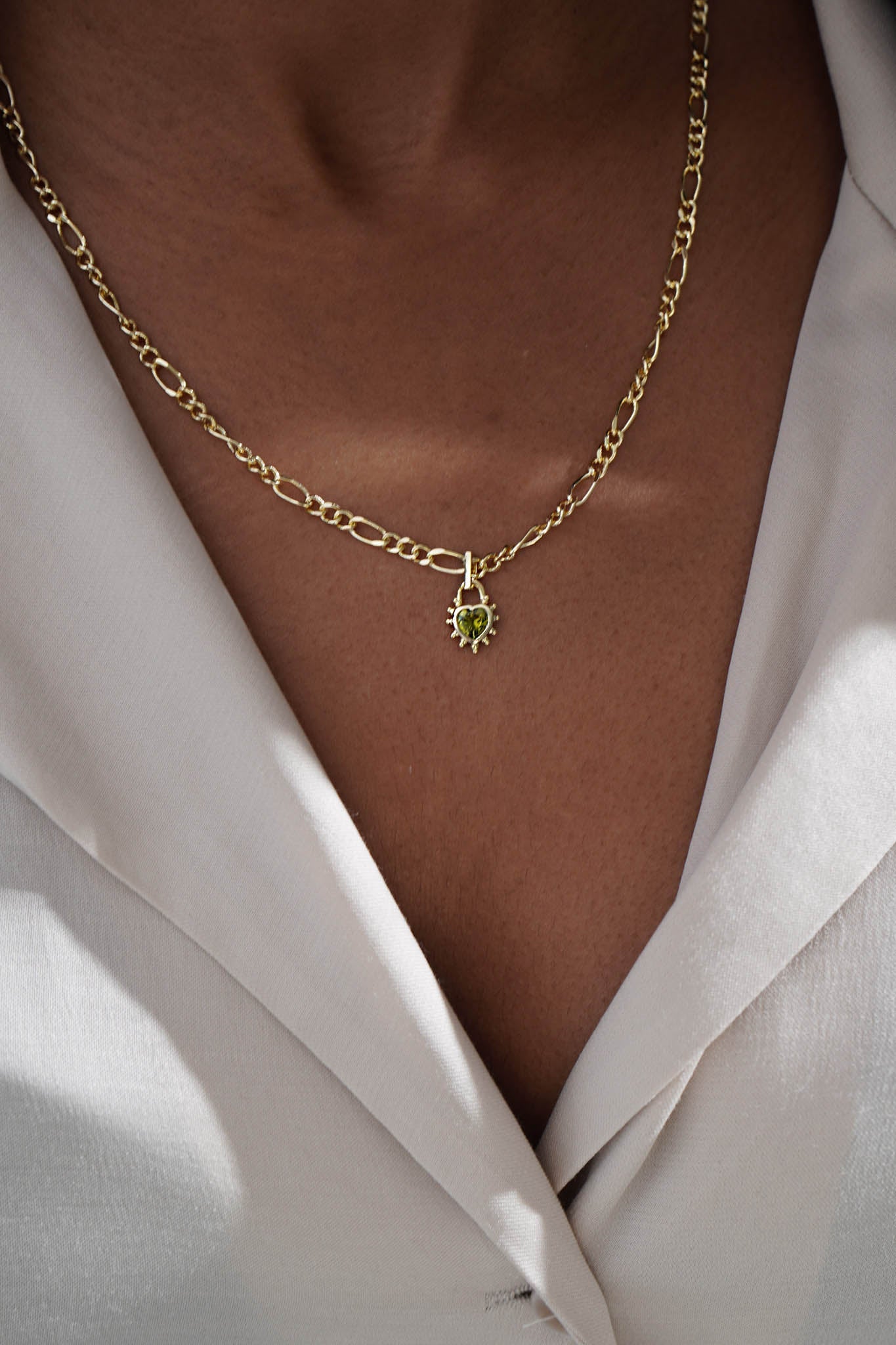 Junk-Jewels-Peridot-Green-Stone-Gemstone-Heart-Pendant-Chunky-Figaro-Chain-Necklace-Gold-Plated-Stone