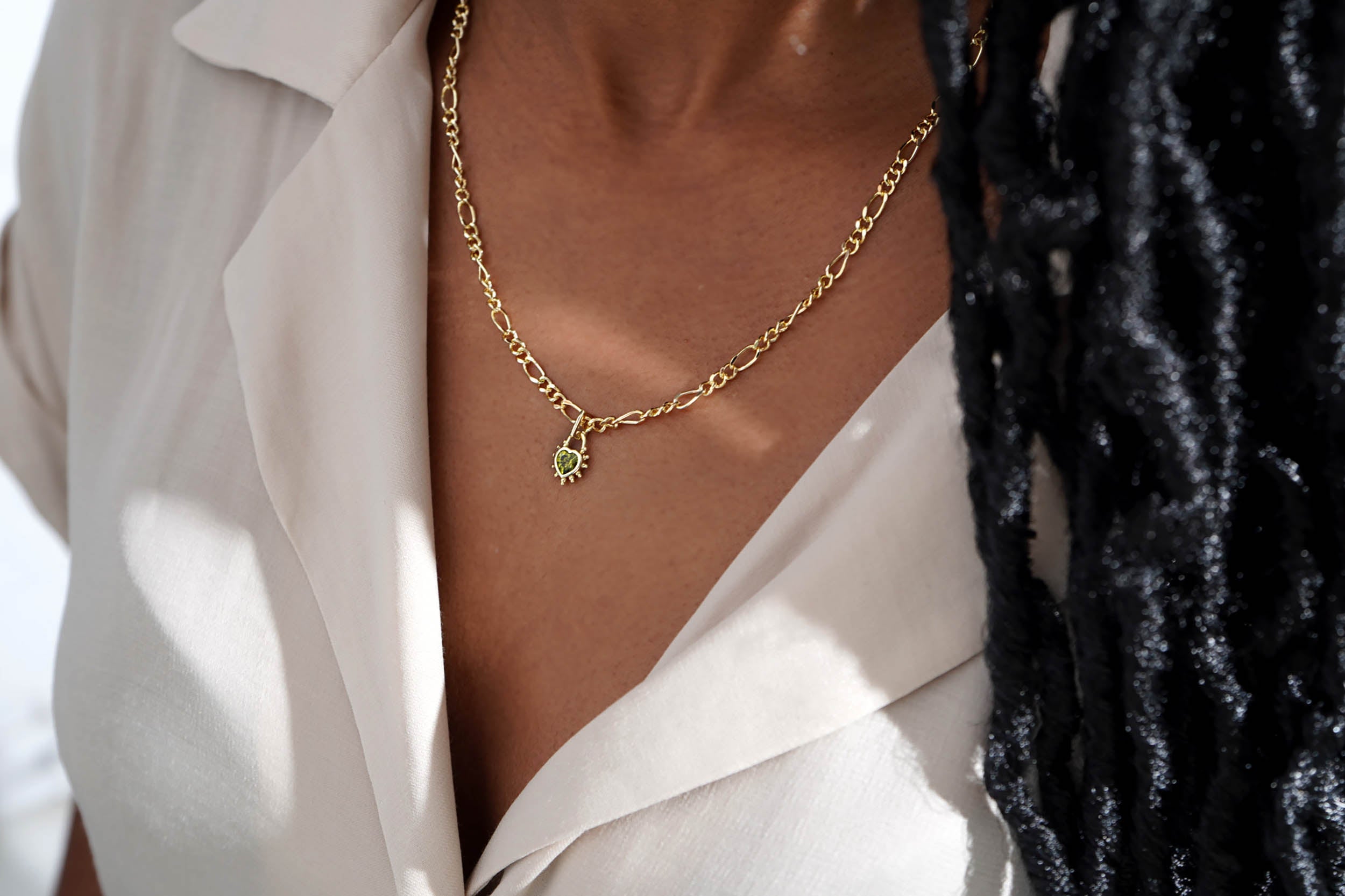 Junk-Jewels-Peridot-Green-Stone-Gemstone-Heart-Pendant-Chunky-Figaro-Chain-Necklace-Gold-Plated-Stone