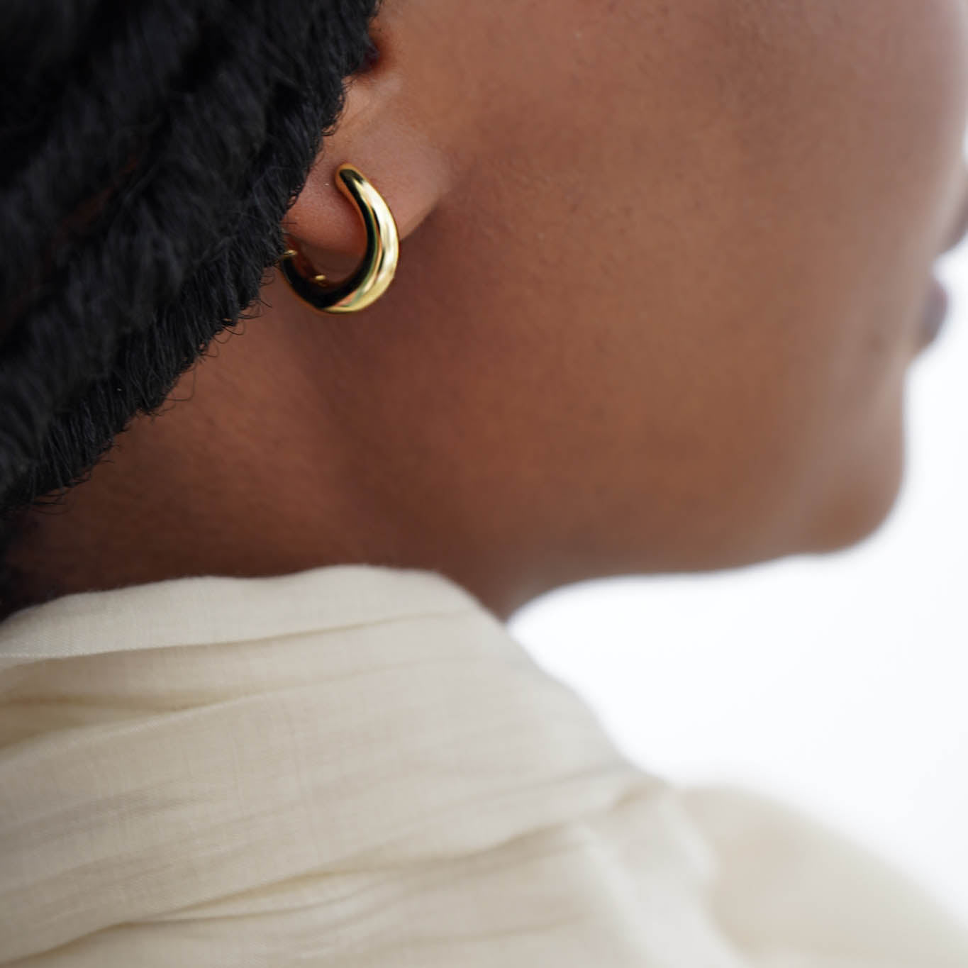 Junk-Jewels-Wobbly-Classic-Small-Chunky-Hoop-Hoops-Earrings-Gold-Plated-Silver