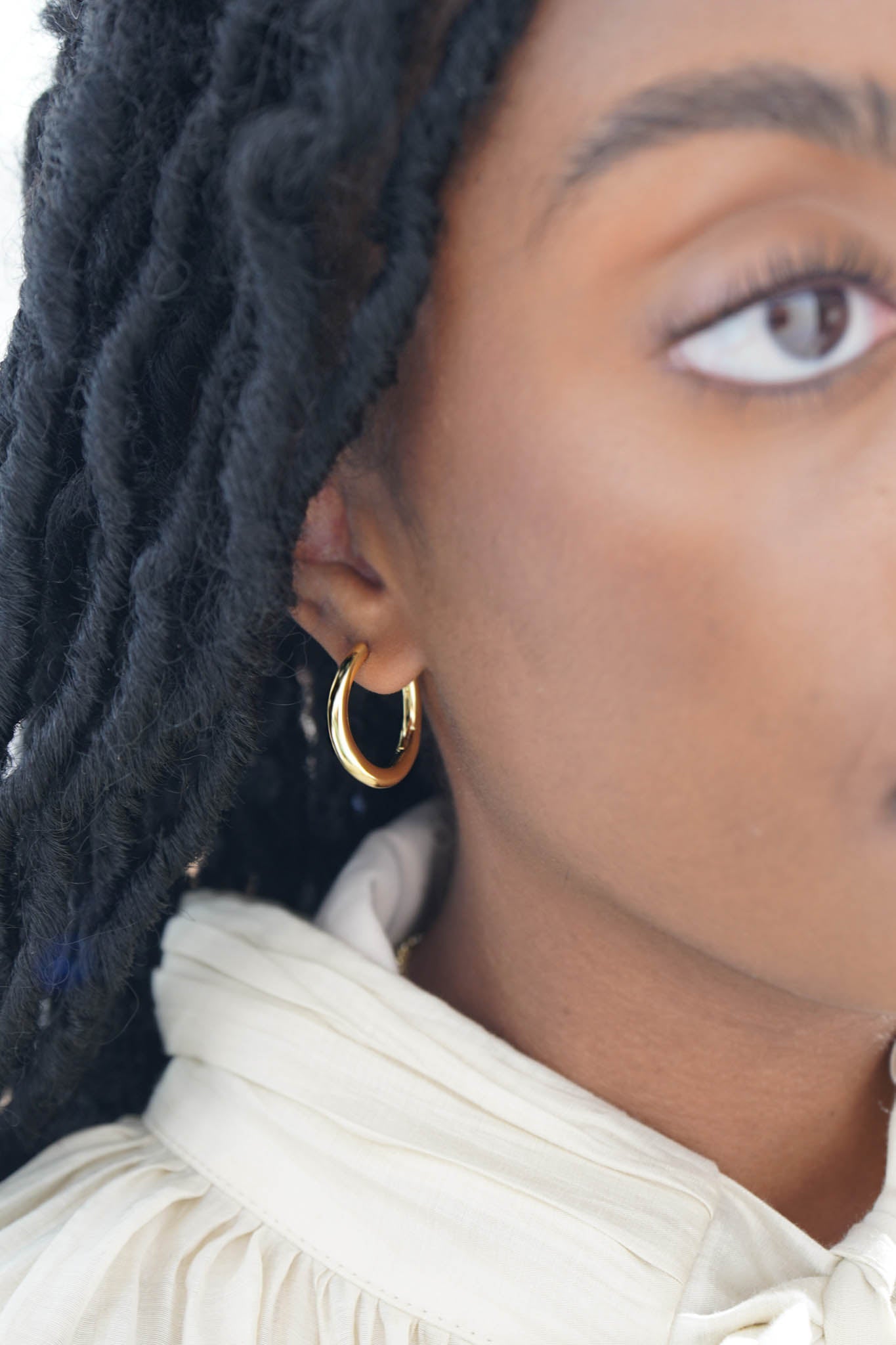 Junk-Jewels-large-wobbly-Chunky-hoop-earrings-Hoops-gold-silver