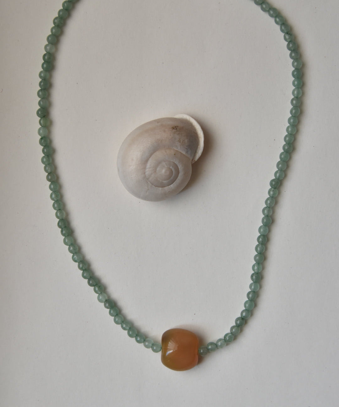 Kan-Studio-Indira-necklace-Lapis-Lazuli-Clear-Peach-Glass-Green-Aventurine-Delicate-Beaded-Pendant-Necklace-Contrasting-Colours-Summer-Jewellery-Beads-Bead-Cool-Boho-Style-Design