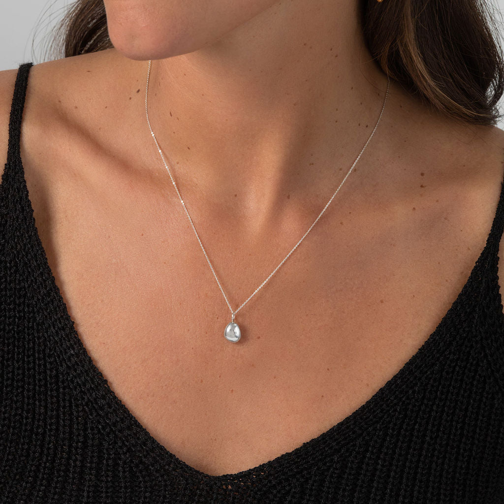 Liz-Crow-London-Courage-Necklace-The-Leap-Sterling-Silver-Delicate-Molten-Nugget-Ball-Sphere-Pendant-Necklace